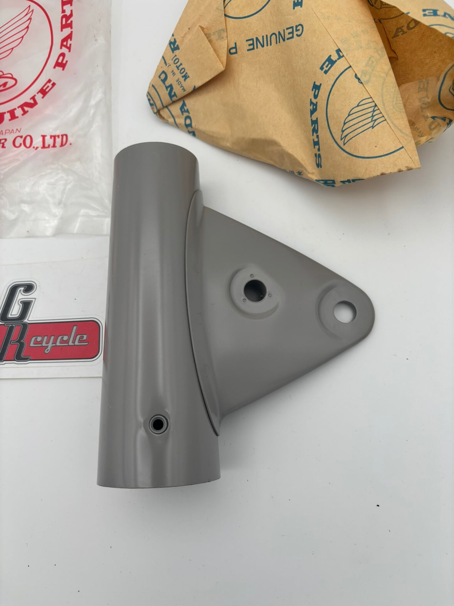 HONDA RIGHT FRONT FORK COVER 51602-292-672Z H190