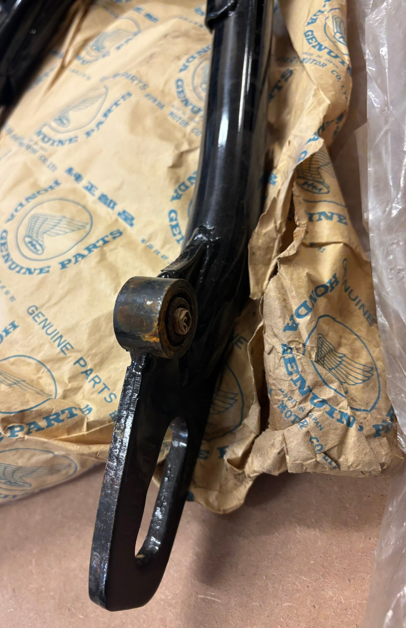 HONDA REAR FORK (BLACK) 52100-292-000B H198