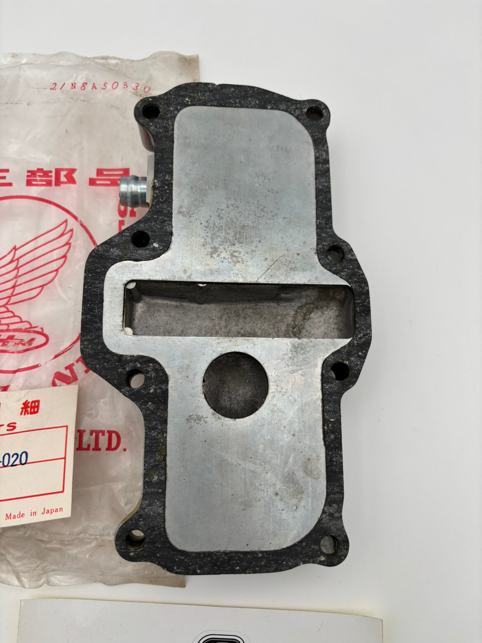 HONDA CYLINDER HEAD COVER B 12321-292-020 H211