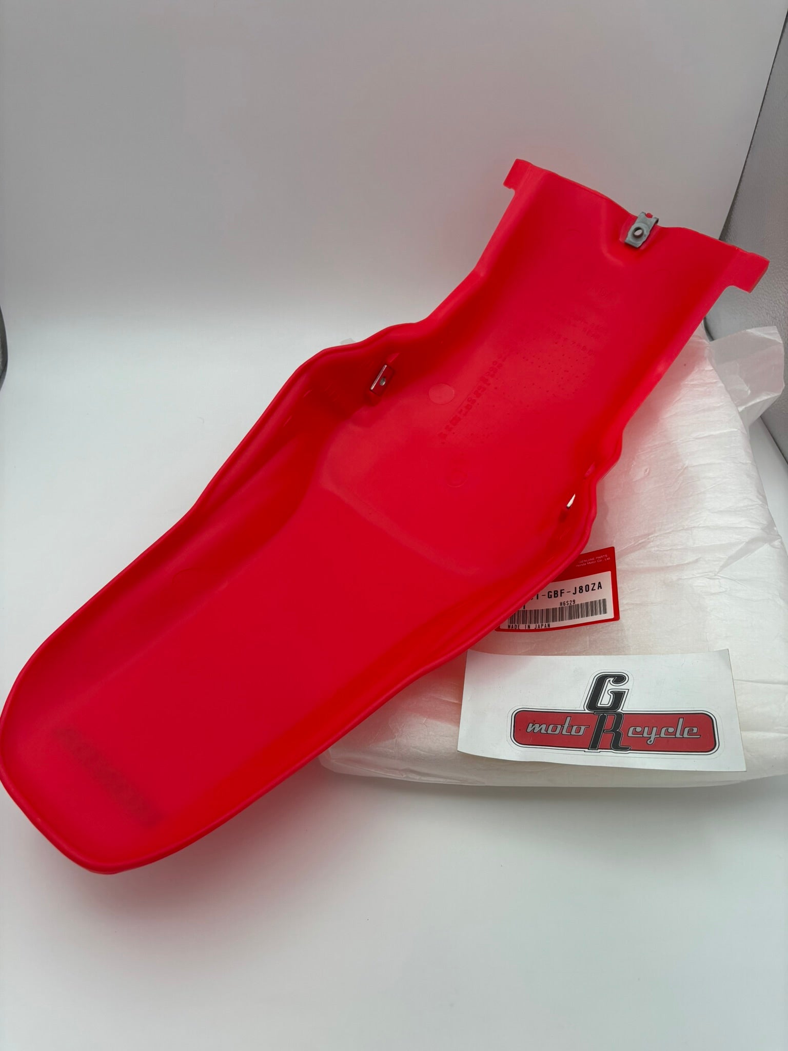HONDA REAR FENDER *R254R* 80101-GBF-J80ZA HBOX