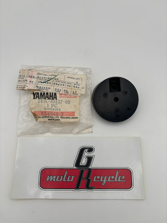 YAMAHA REFLECTOR BASE (R.H.) 2EK-85137-00-00 Y274