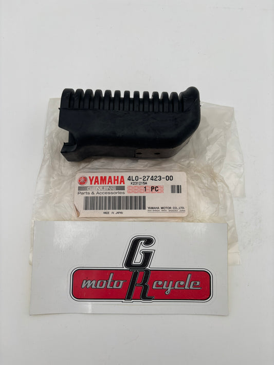 YAMAHA FOOTREST COVER 4L0-27423-00-00 Y276