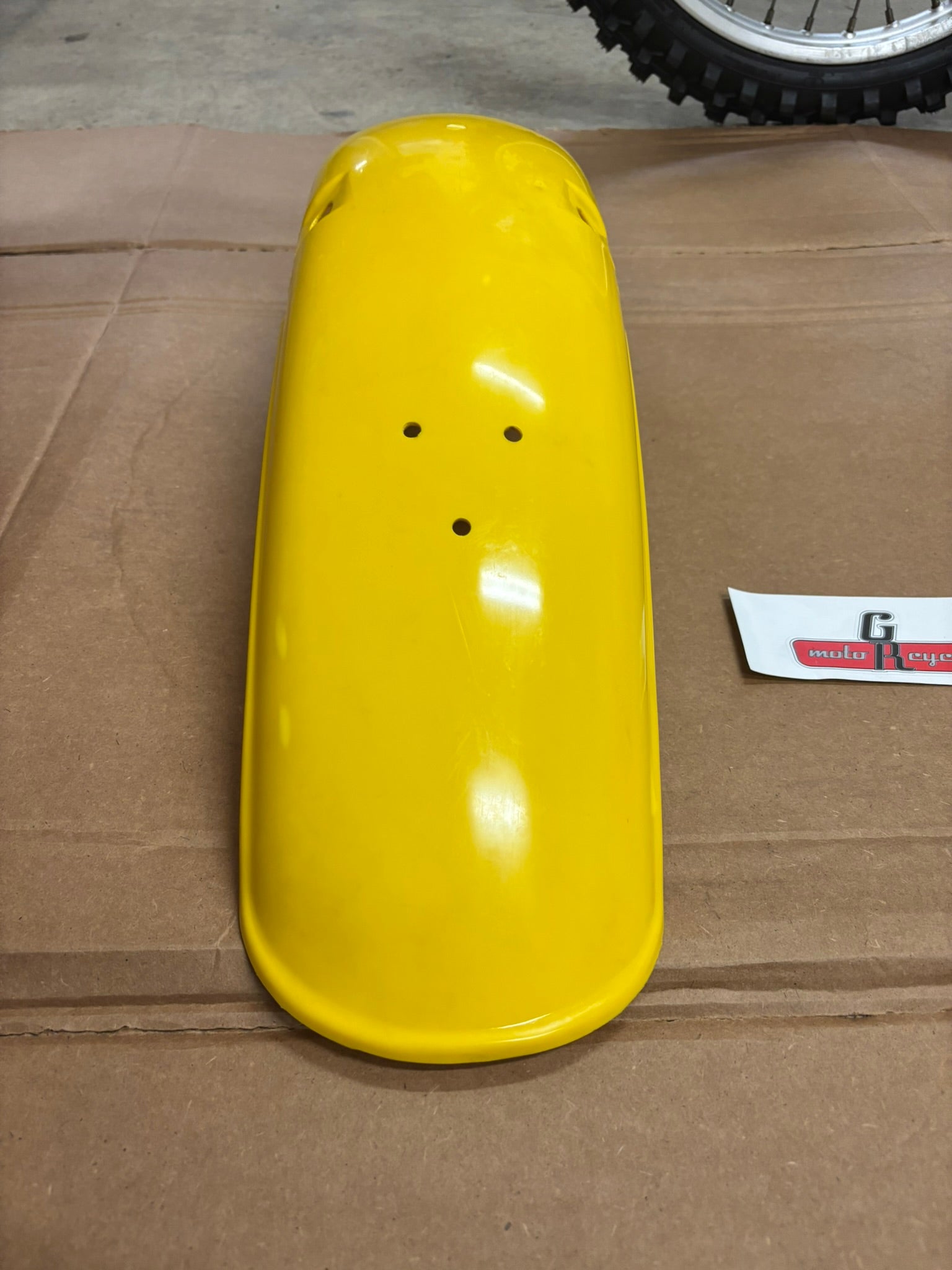 SUZUKI 1977 PE250 REAR FENDER 63111-41400-163 SBOX