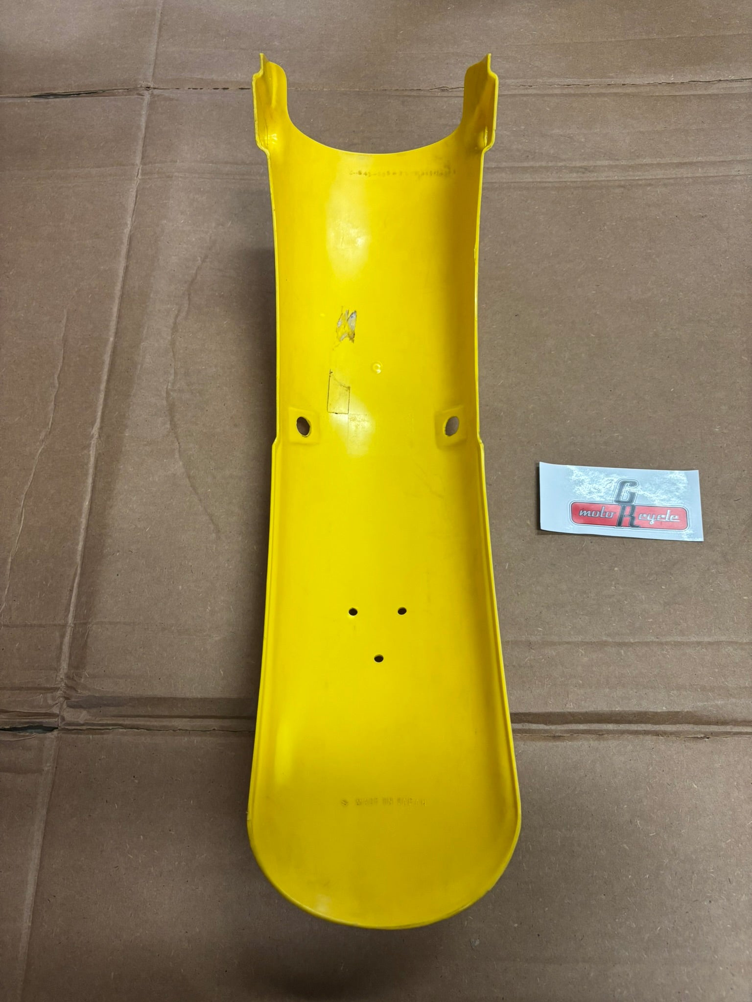 SUZUKI 1977 PE250 REAR FENDER 63111-41400-163 SBOX