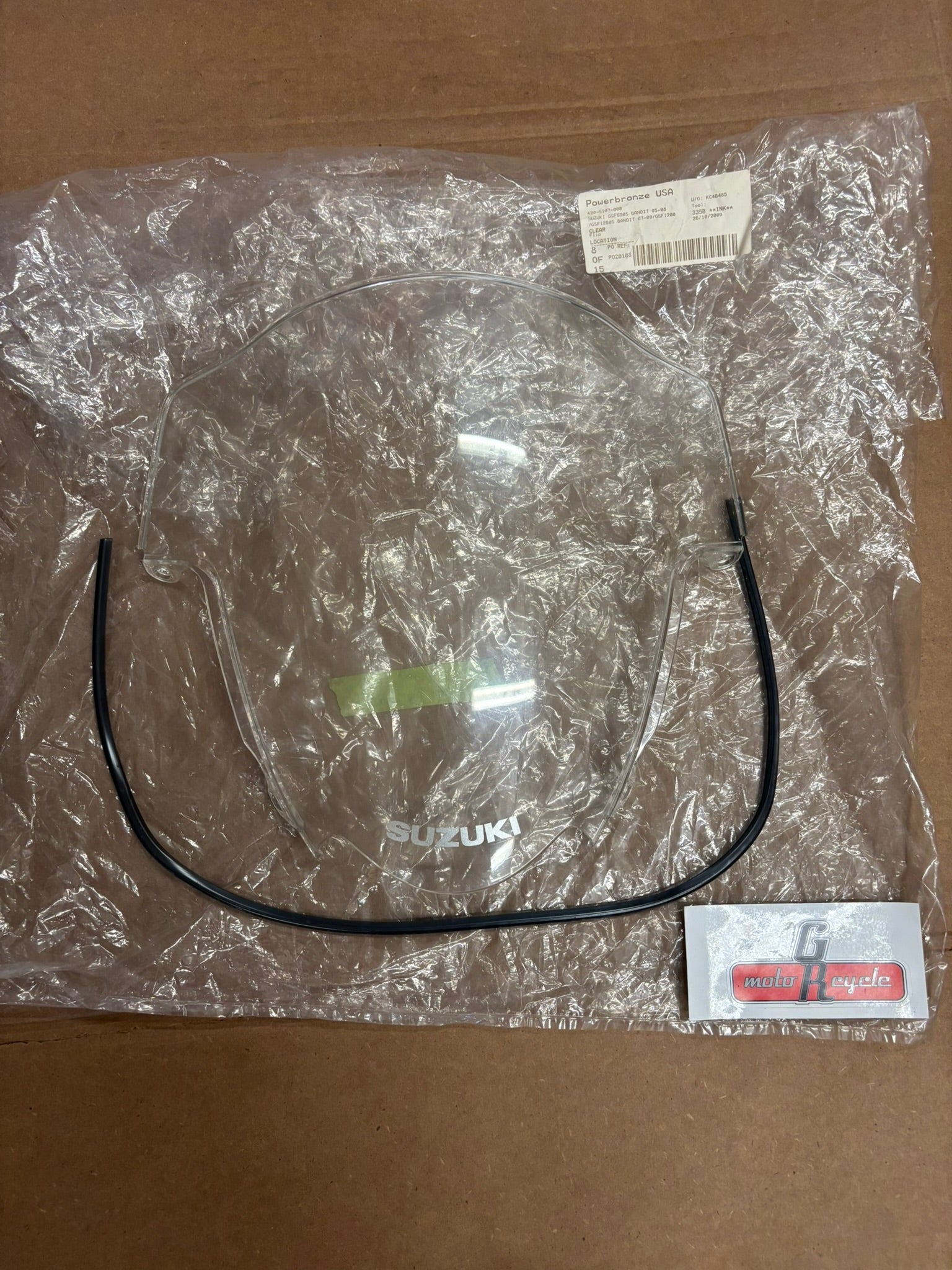 SUZUKI USED WINDSHIELD WINDSCREEN SUB 94610-38G01-YD8 94610-38G00-YD8-U1 SBOX
