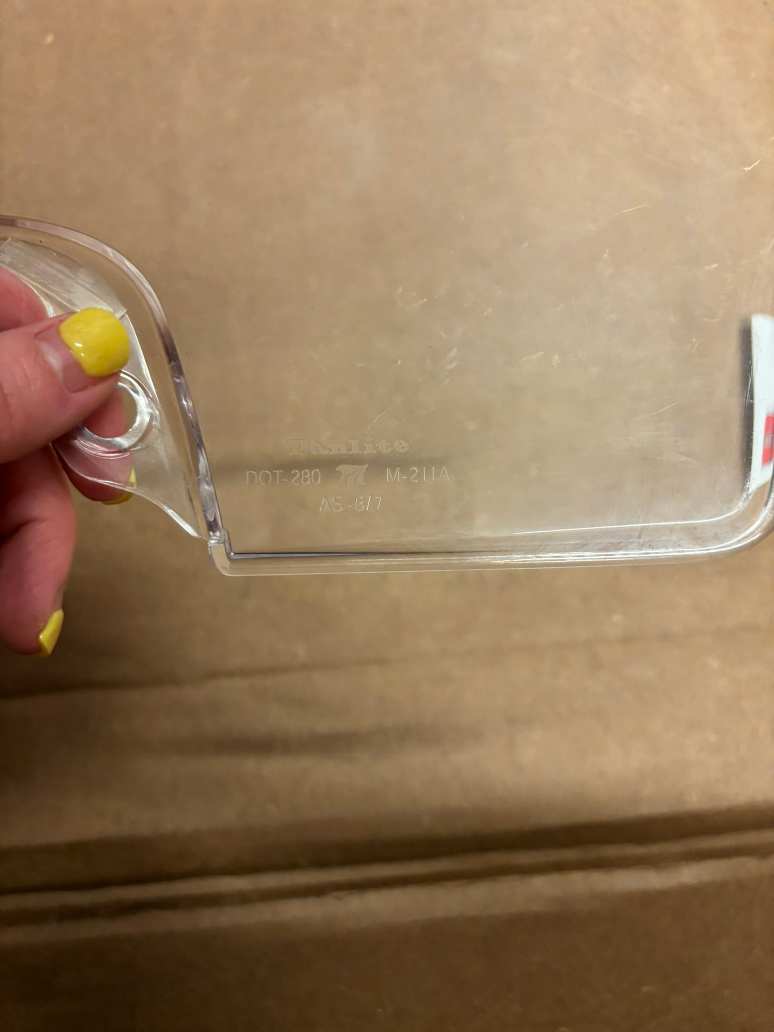 SUZUKI USED WINDSHIELD WINDSCREEN 94611-17H00-U1 SBOX