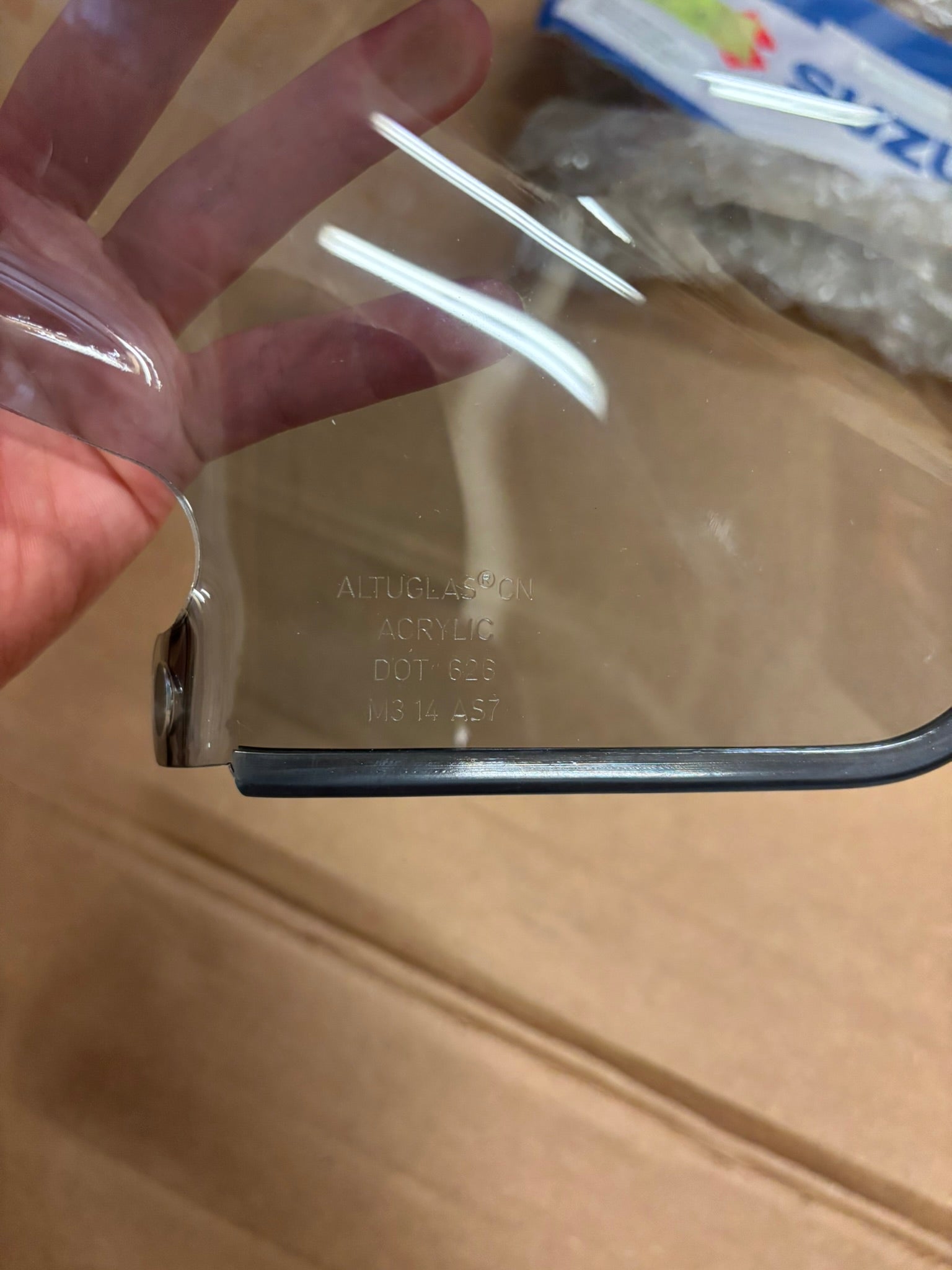 SUZUKI WINDSHIELD SMOKED SCREEN 990A0-30000 SBOX