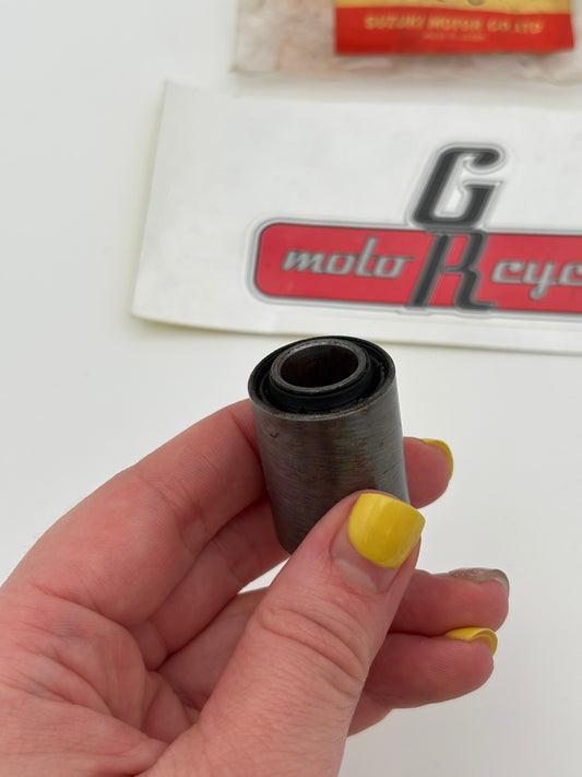 SUZUKI  BUSHING 51330-15010 S60