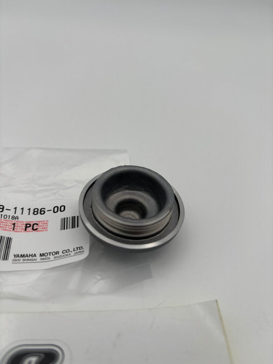 YAMAHA CYLINDER HEAD COVER 1L9-11186-00-00 Y136