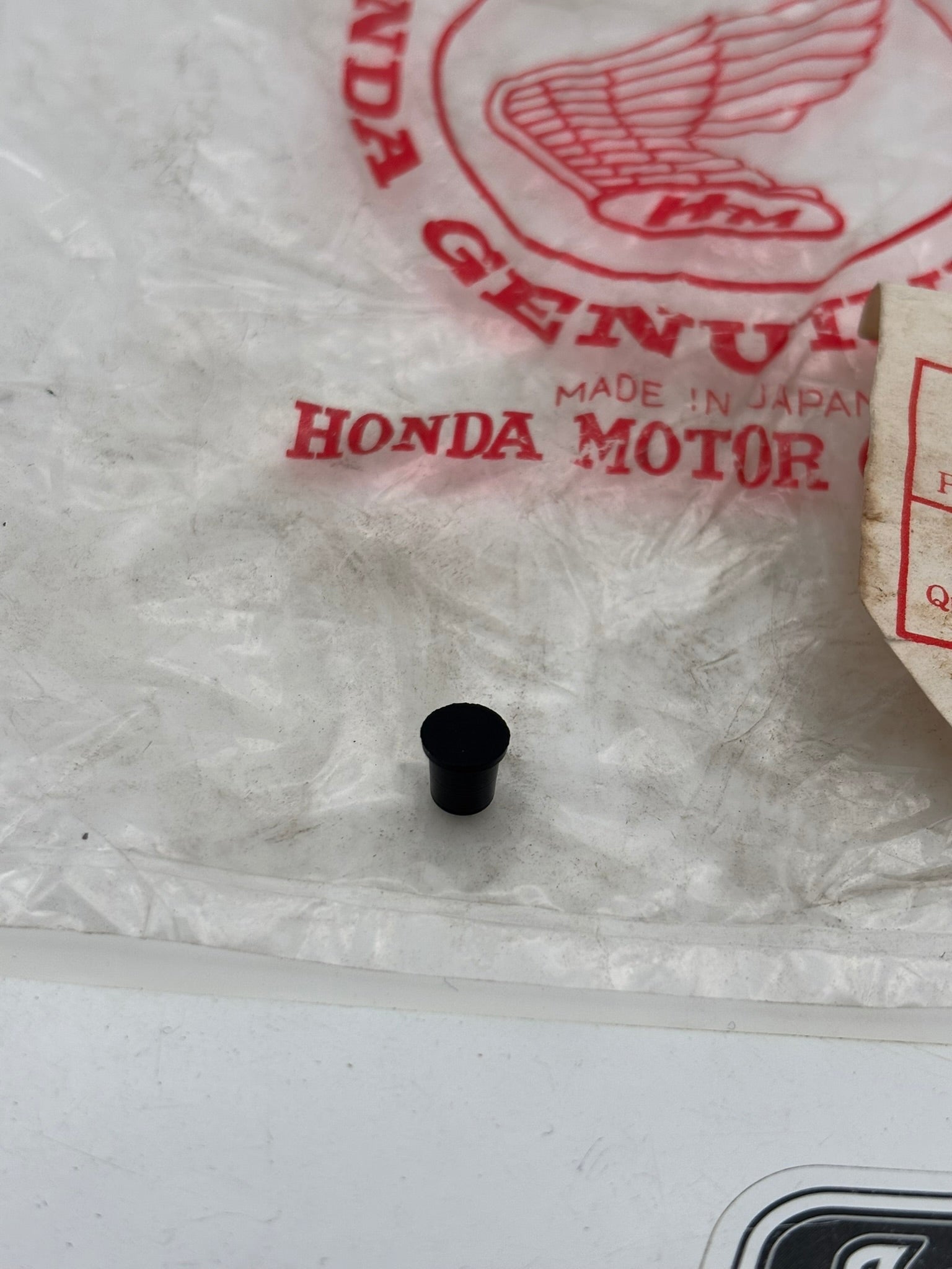 HONDA RUBBER CAP 16136-551-004 H98