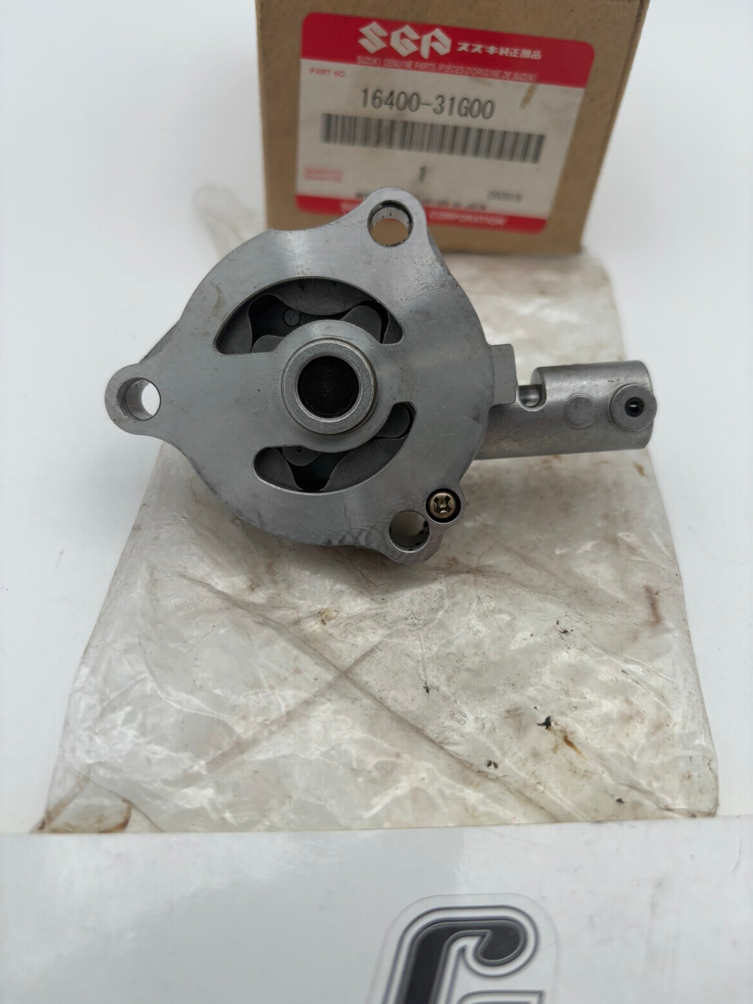 SUZUKI USED ENGINE OIL PUMP ASSY 16400-31G00-U S71