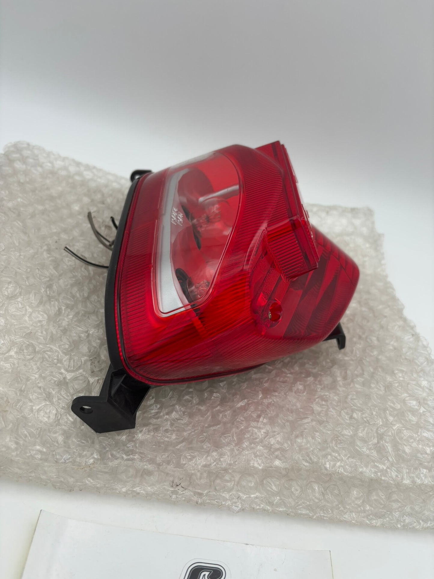 SUZUKI REAR LAMP (CUT WIRES) 35710-35F01-I S71