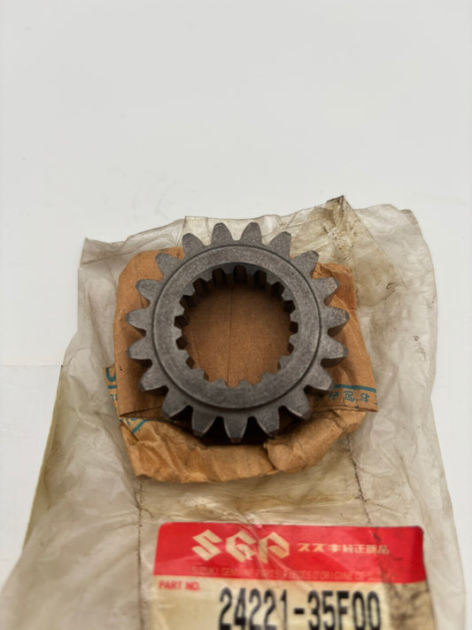 SUZUKI 2ND DRIVE GEAR 24221-35F00 S77