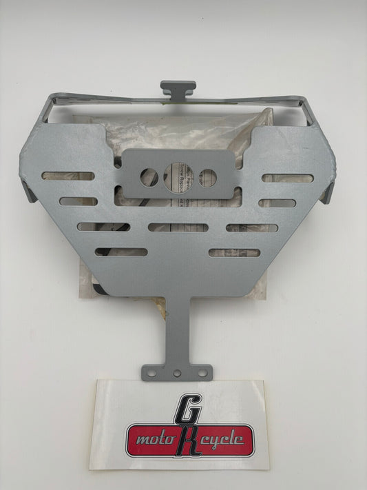 SUZUKI LICENCE PLATE BRACKET 99950-70517-SLV S79