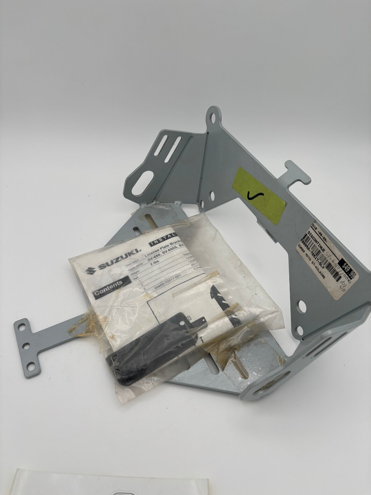 SUZUKI LICENCE PLATE BRACKET 99950-70517-SLV S79