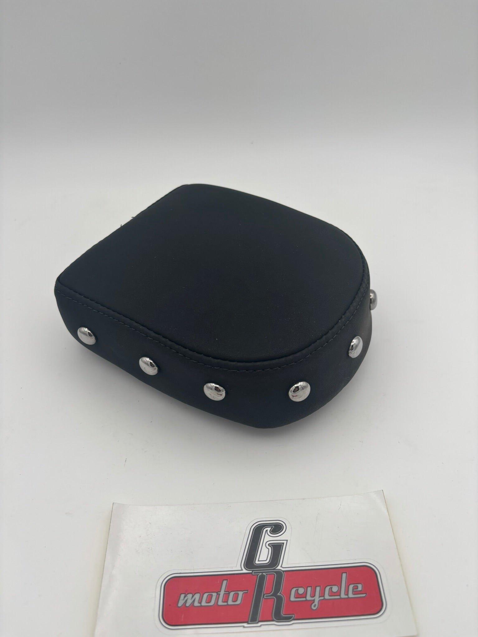 SUZUKI STUDDED BACK REST PAD SUB 990A0-71002 99950-70202-SPD S80