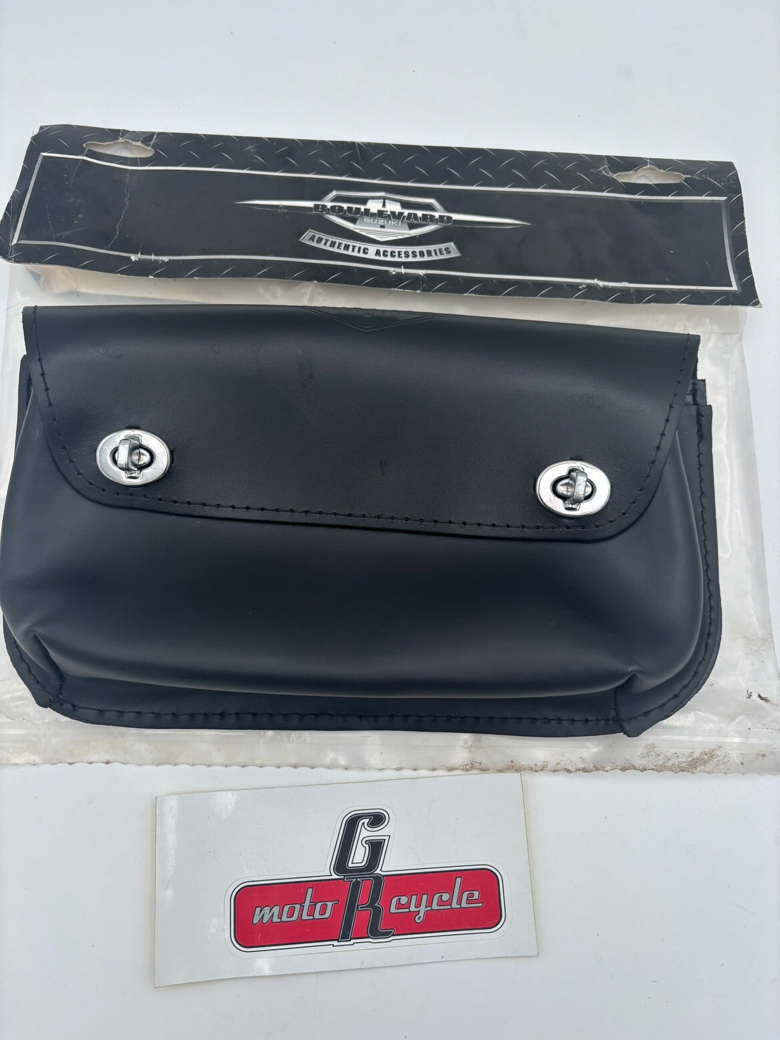 SUZUKI BOULEVARD CLASSIC WINDSHIELD BAG 990A0-77013 S81