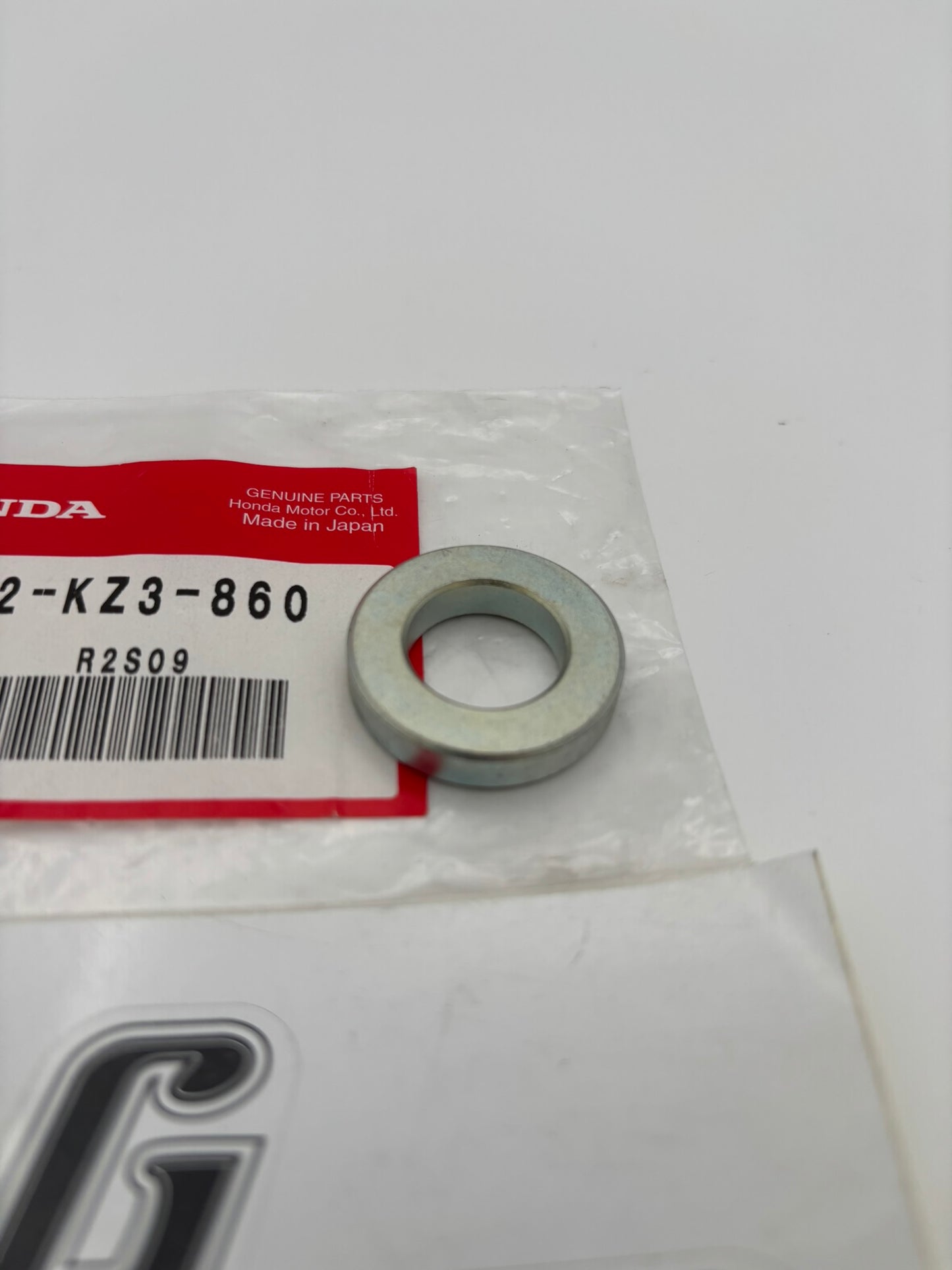 HONDA COLLAR SWING ARM 52142-KZ3-860 H101