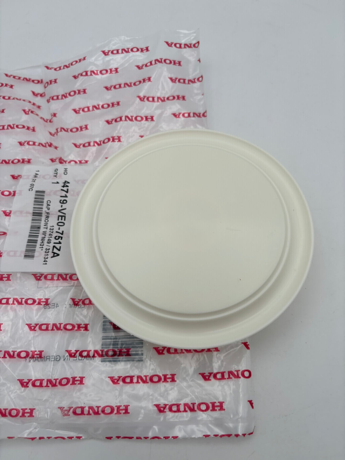 HONDA FRONT WHEEL CAP *NH31* 44719-VE0-751ZA H72