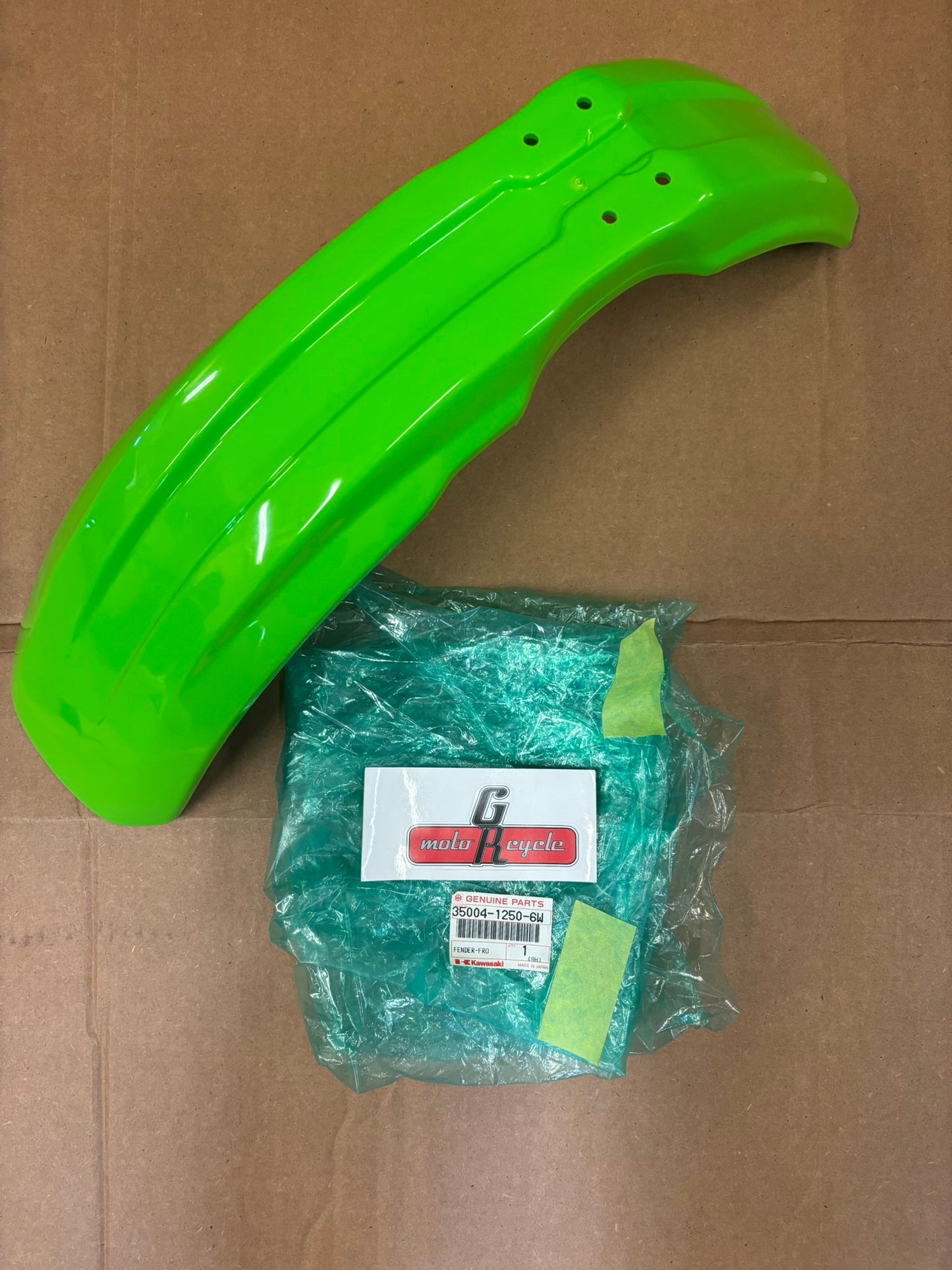 KAWASAKI GREEN FRONT FENDER 35004-1250-6W KBOX