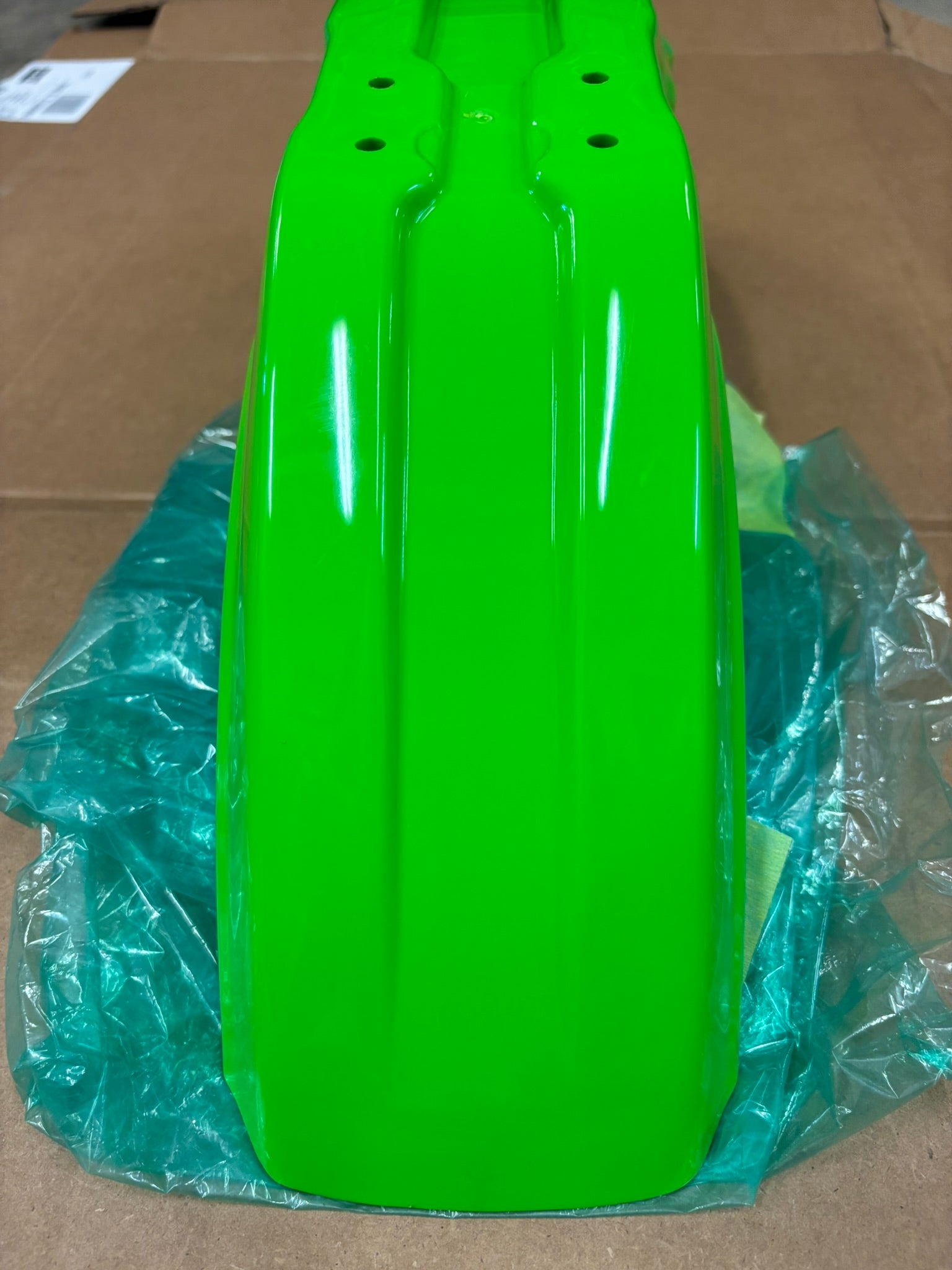 KAWASAKI GREEN FRONT FENDER 35004-1250-6W KBOX
