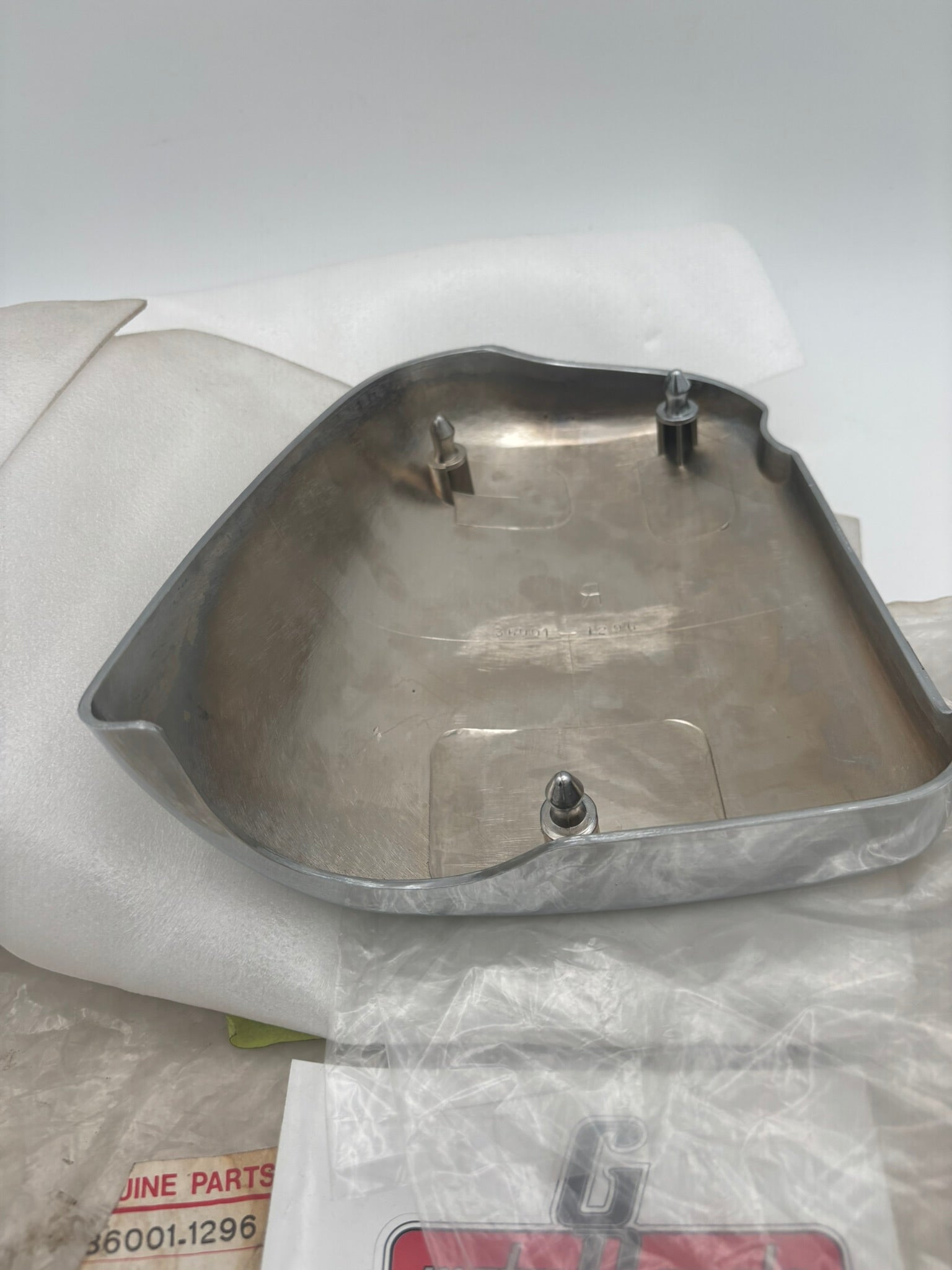 KAWASAKI RIGHT HAND AIR FILTER SIDE COVER 36001-1296 K41