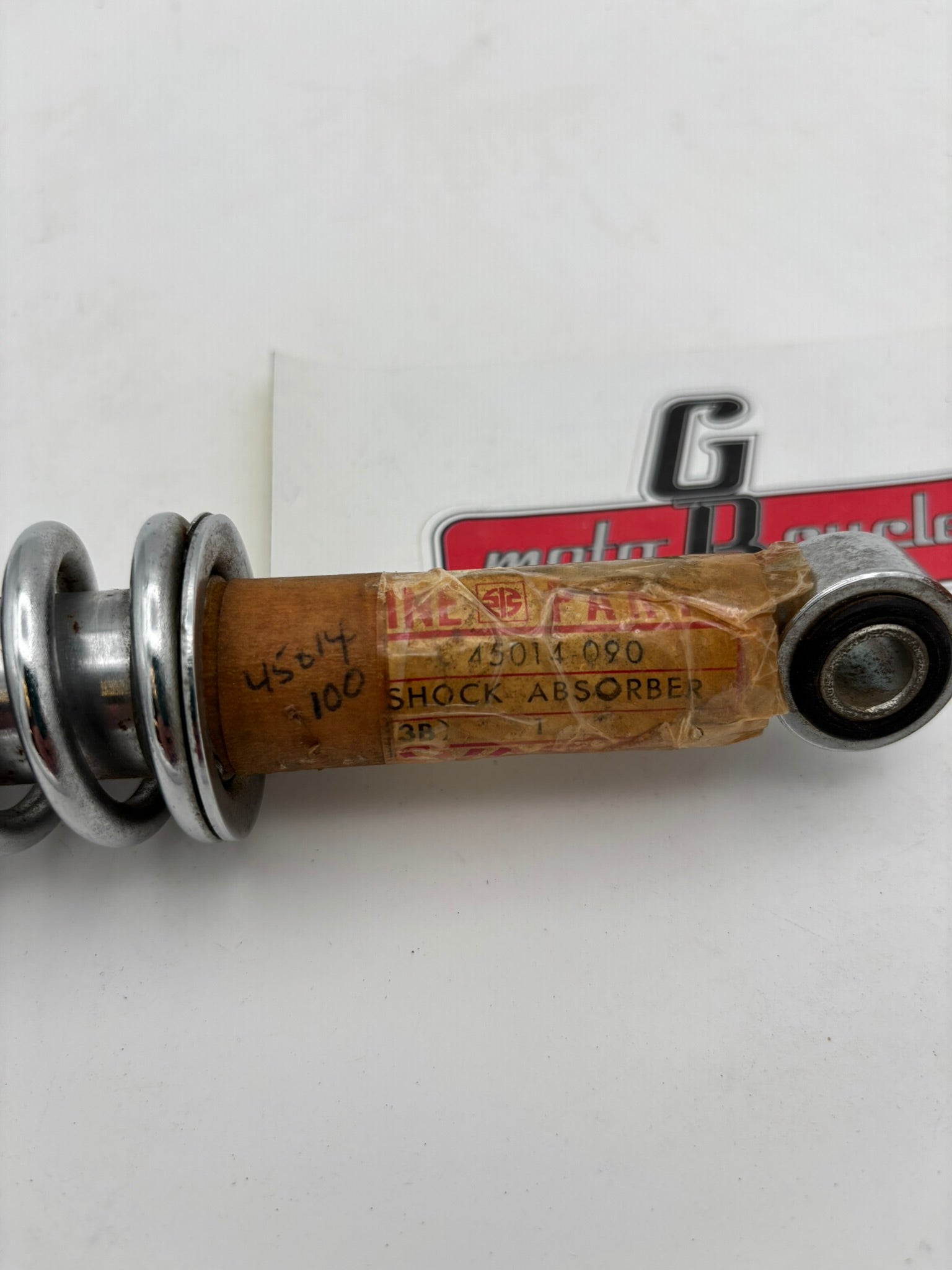 KAWASAKI REAR SHOCK ABSORBER (IMPERFECT) SUB 45014-100 45014-090-I K46