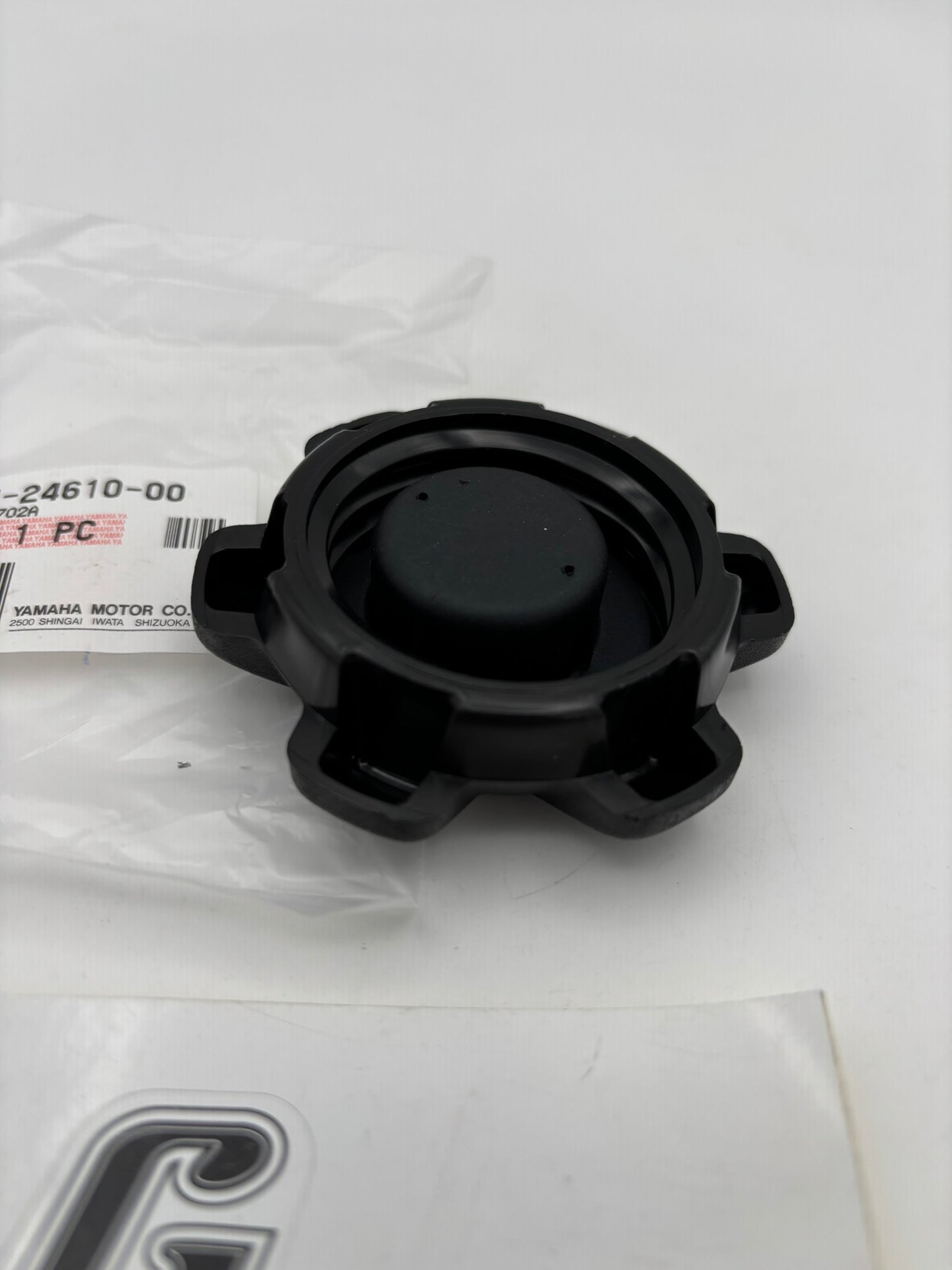 YAMAHA CAP ASSY 4X4-24610-00-00 Y132