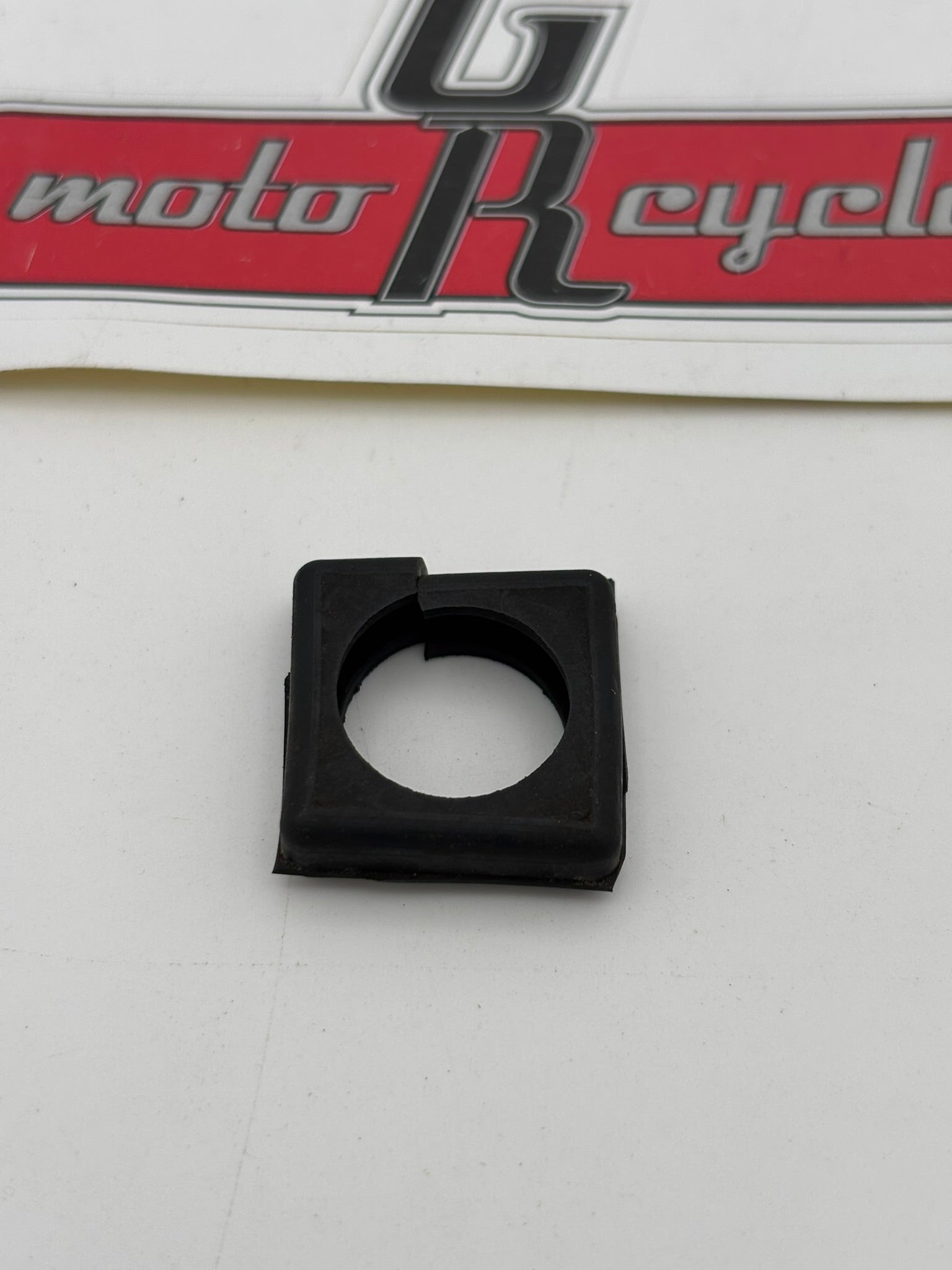 YAMAHA GROMMET 90480-20302-00 Y62