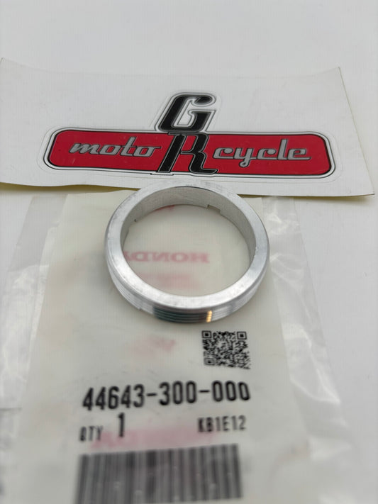 HONDA FRONT WHEEL BEARING RETAINER 44643-300-000 H33