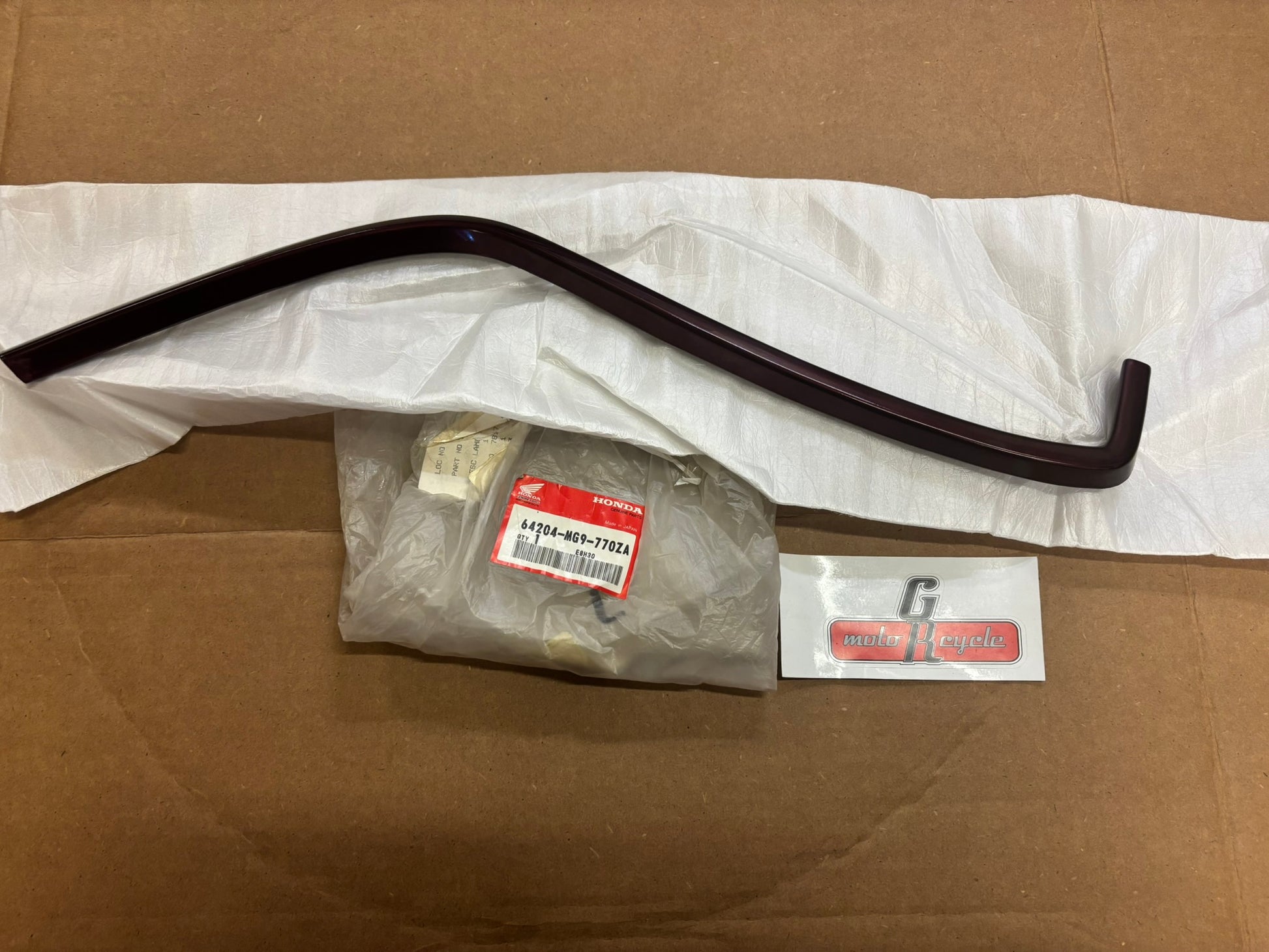 HONDA RIGHT COWL TRIM MOLDING *R-114C-U* 64204-MG9-770ZA H222