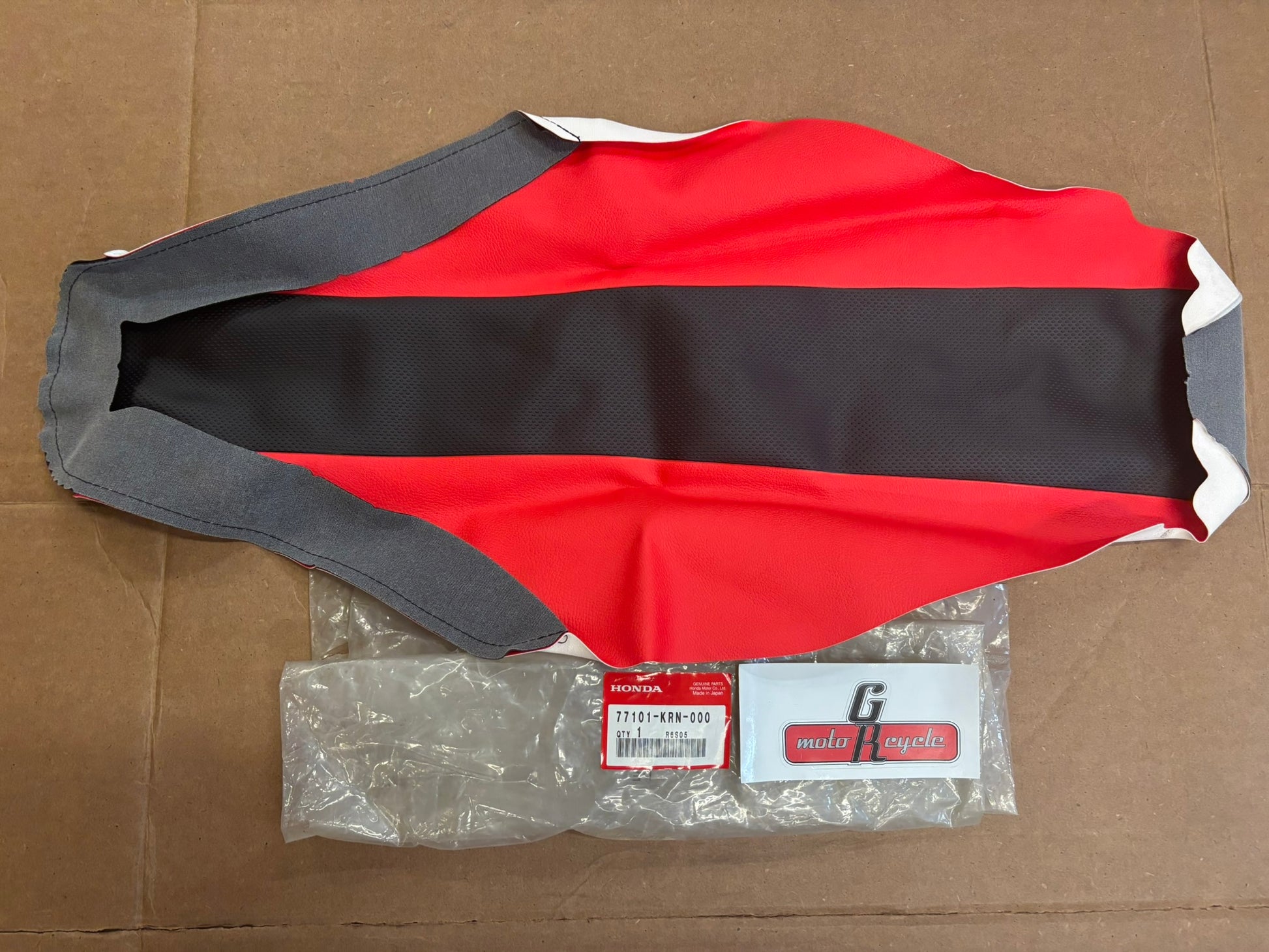 HONDA SEAT LEATHER COMP (NO LETTERS PRINTED) 77101-KRN-000 H222
