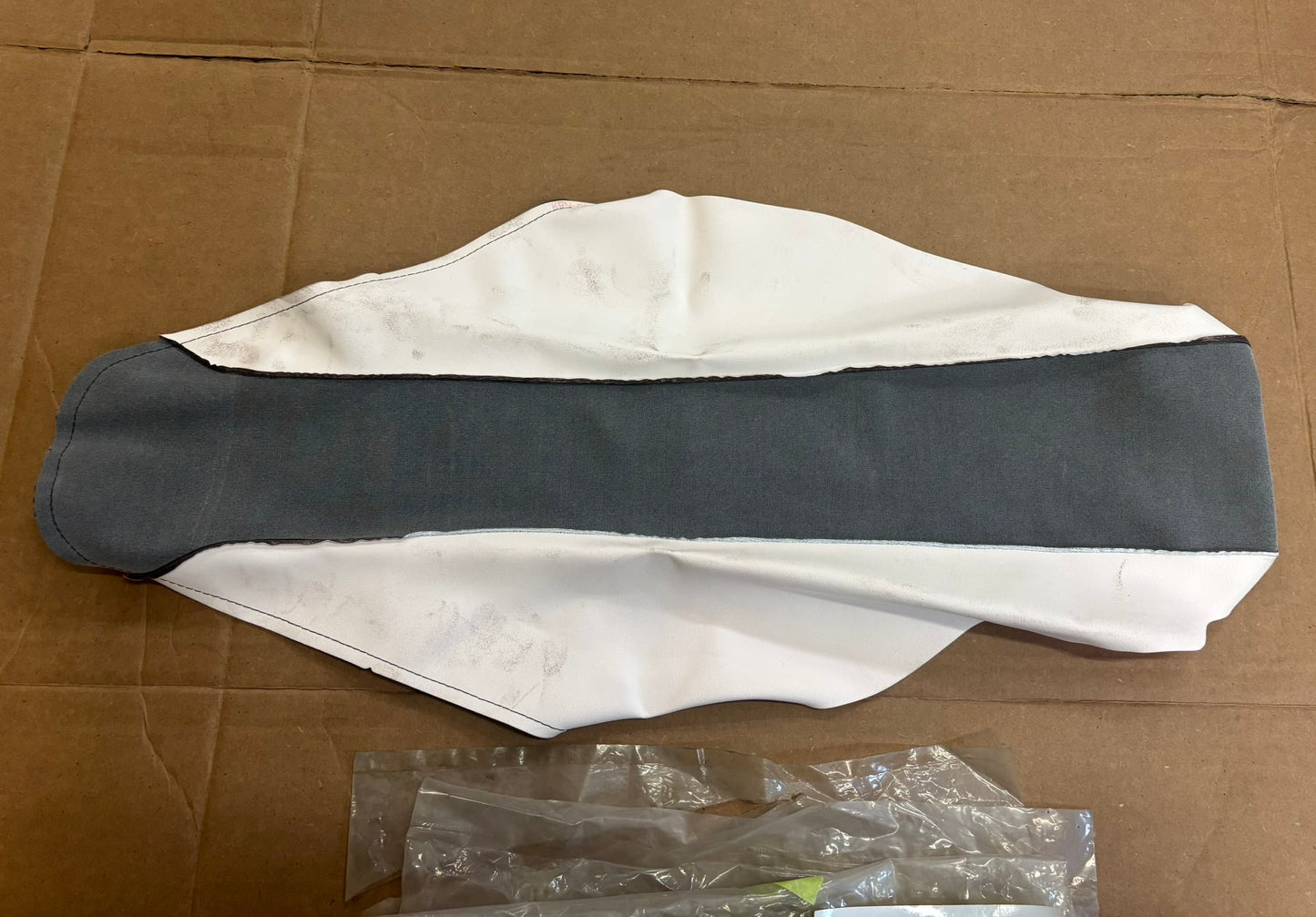 HONDA SEAT LEATHER COMP (NO LETTERS PRINTED) 77101-KRN-000 H222