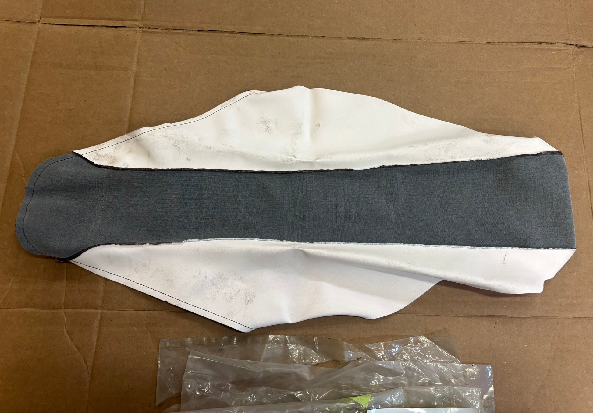 HONDA SEAT LEATHER COMP (NO LETTERS PRINTED) 77101-KRN-000 H222