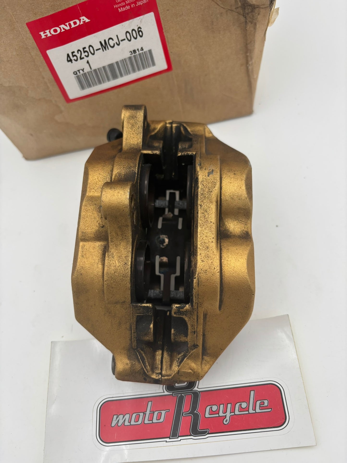 HONDA USED RIGHT FRONT BRAKE CALIPER 45250-MCJ-006-U H222