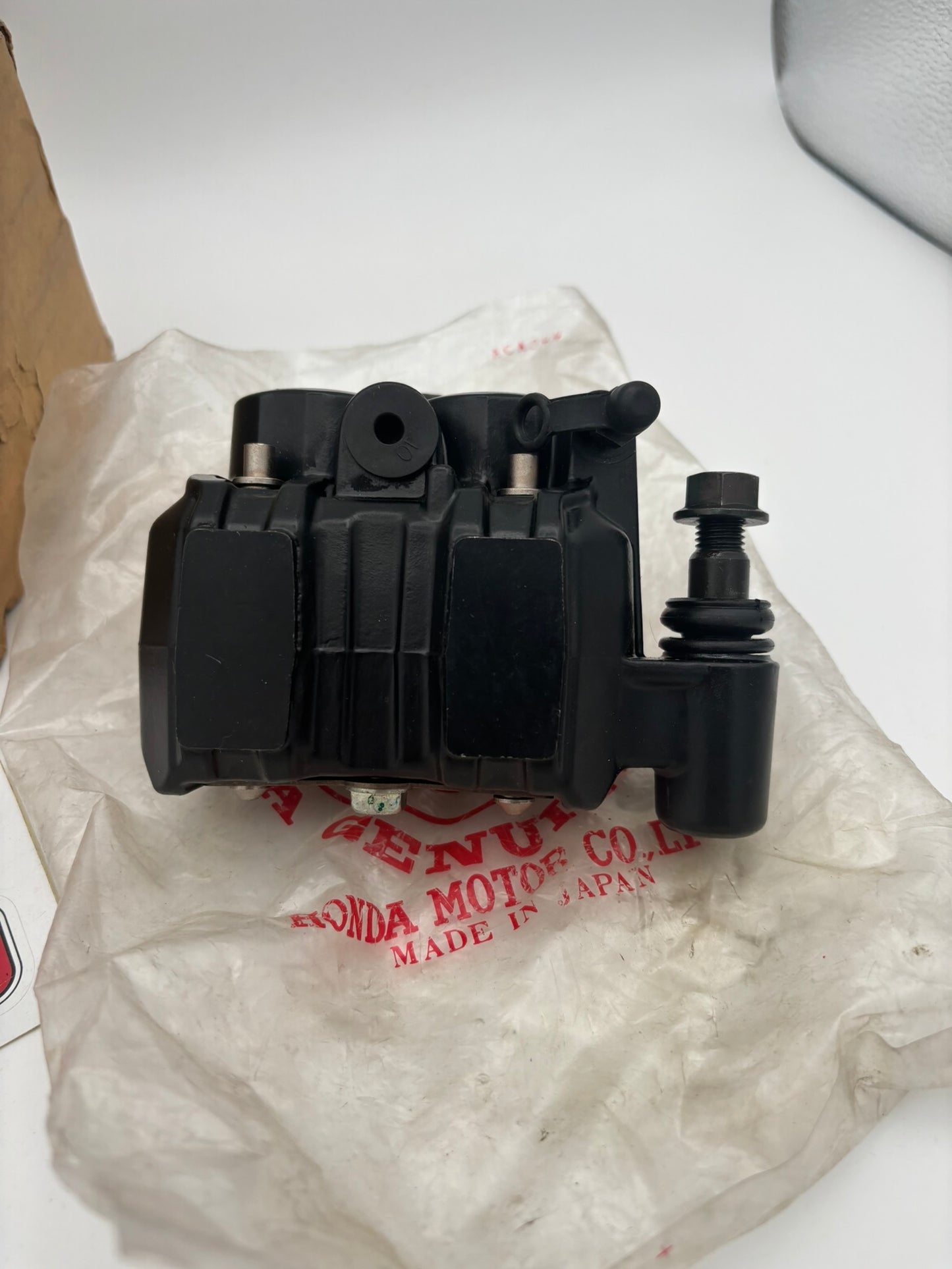 HONDA LEFT FRONT CALIPER ASSY (MISSING BRACKET AND PAD) 45100-MC9-003-I H222