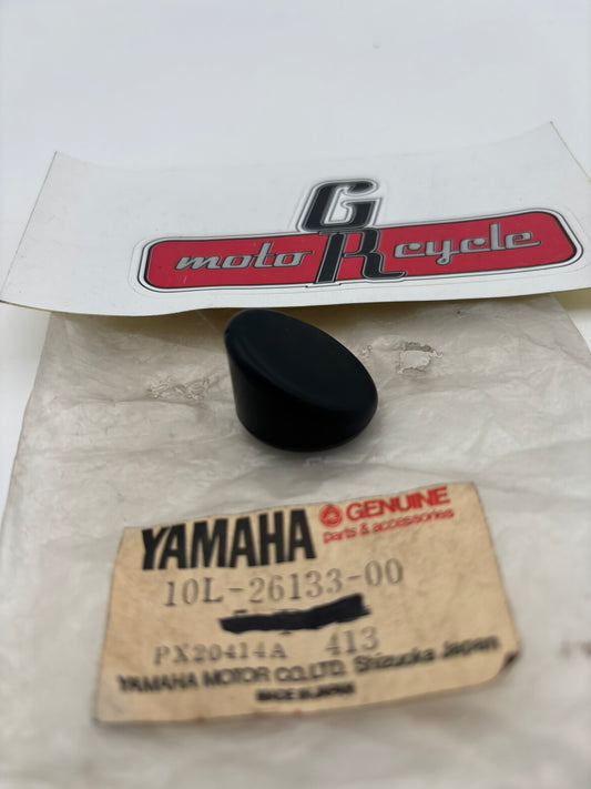 YAMAHA HANDLEBAR CABLE CAP 10L-26133-00-00 Y1