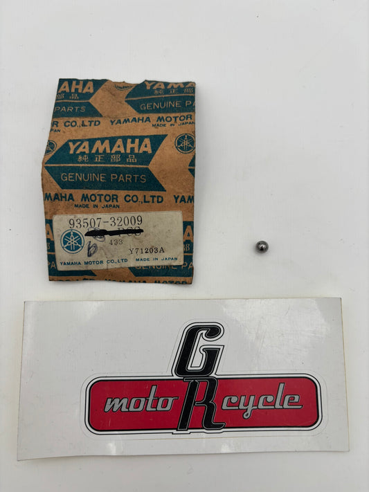 YAMAHA BALL (SUB 93507-32031-00 ) 93507-32009-00 Y1