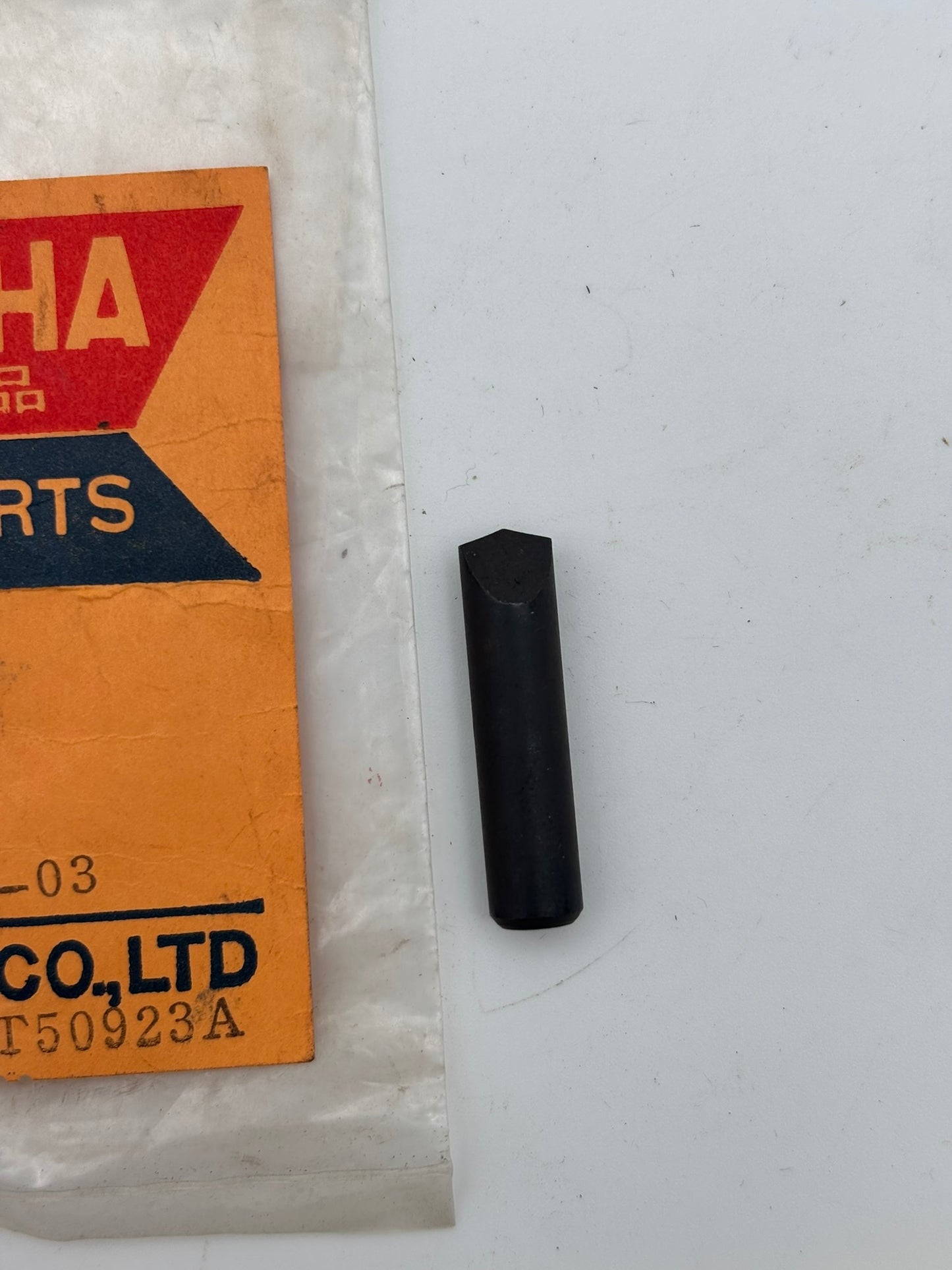 YAMAHA CALKING PIN (371) 90890-01124-00 Y1