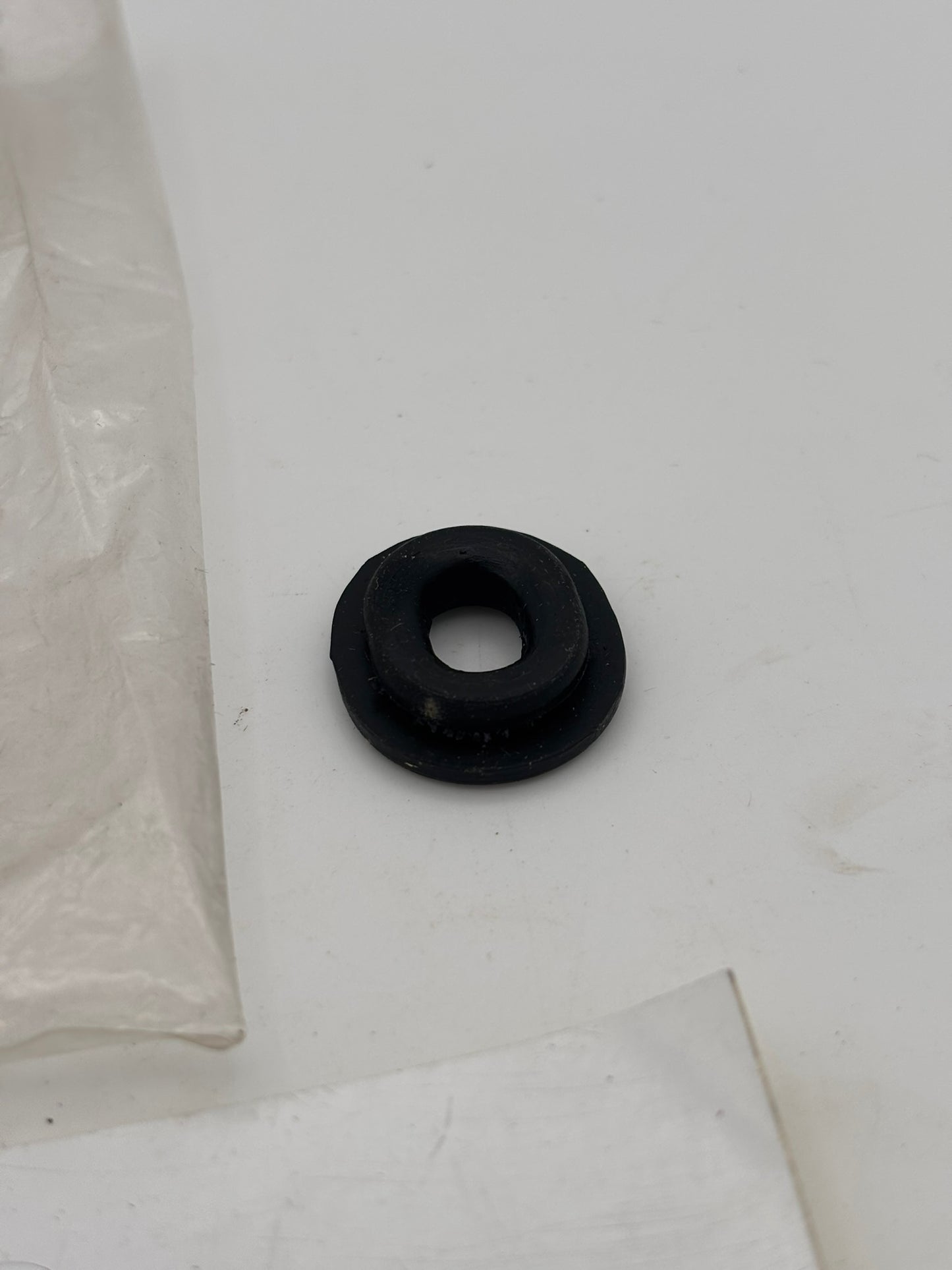 YAMAHA GROMMET (41Y) (SUB 90480-01401-00 ) 90480-01141-00 Y2