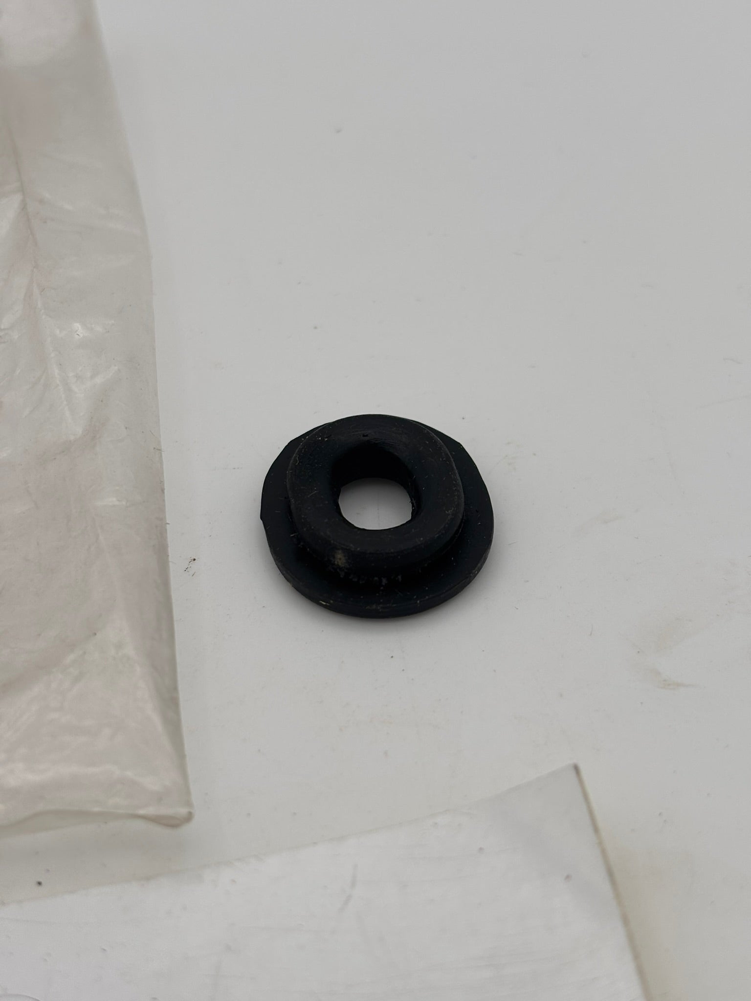 YAMAHA GROMMET (41Y) (SUB 90480-01401-00 ) 90480-01141-00 Y2