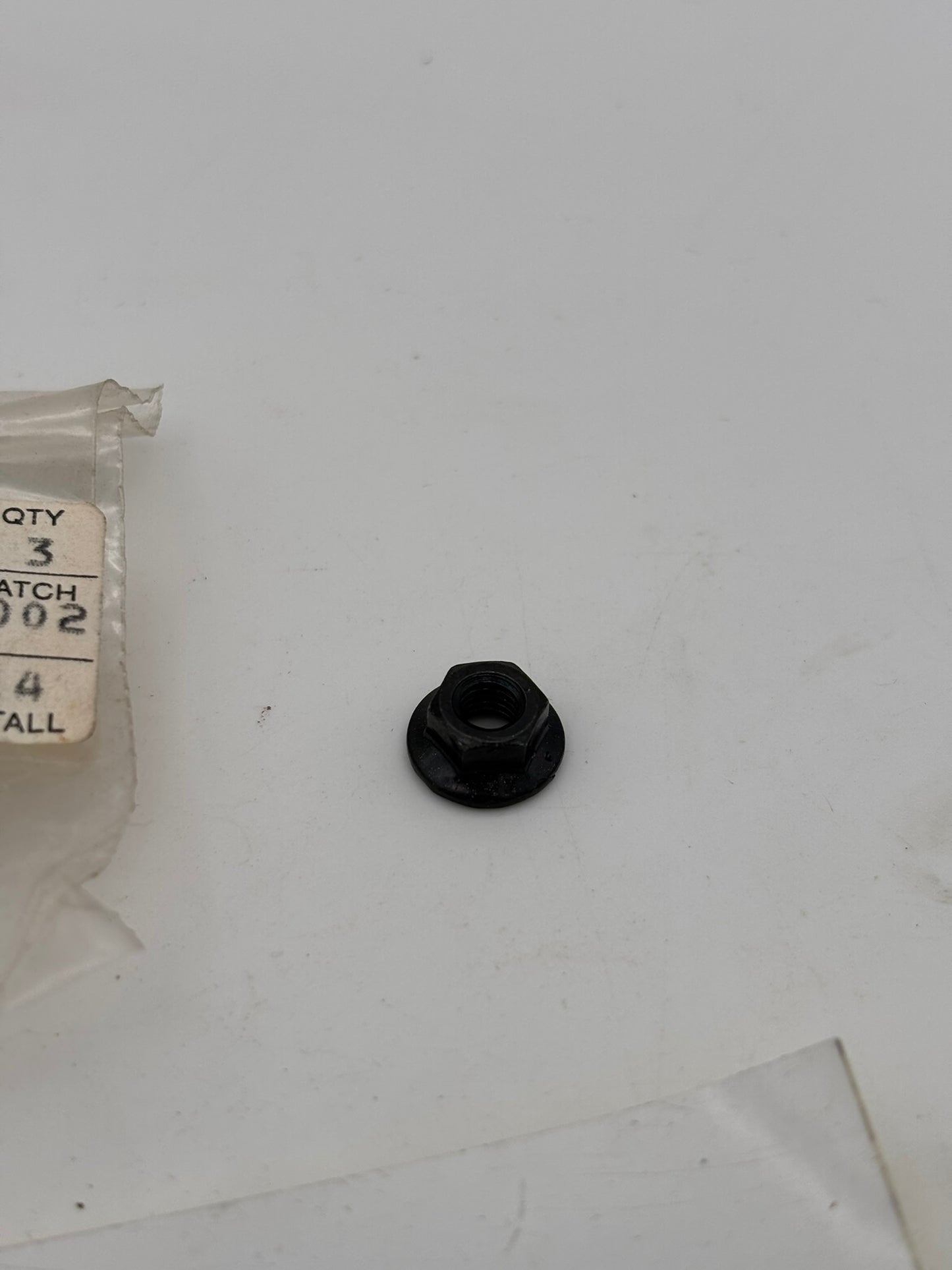 YAMAHA FLANGE NUT 3GM (BLACK) (SUB 95706-05500-00 95707-05500-00 ) 95706-05100-00 Y2