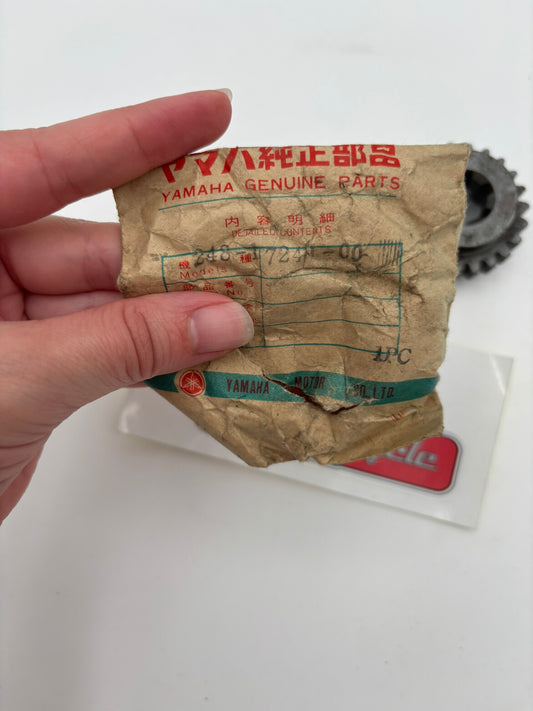 YAMAHA 4TH WHEEL GEAR 248-17241-00-00 Y2