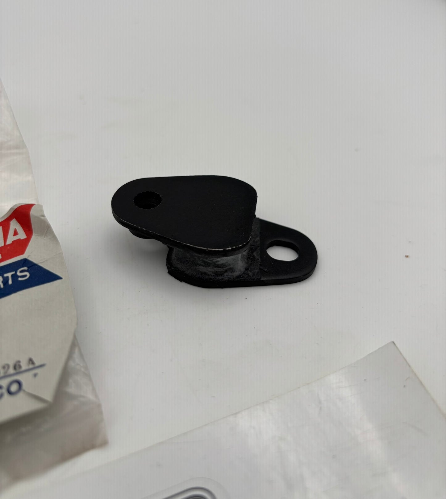 YAMAHA MUFFLER STAY (SUB 565-14771-01-00 ) 565-14771-00-00 Y3