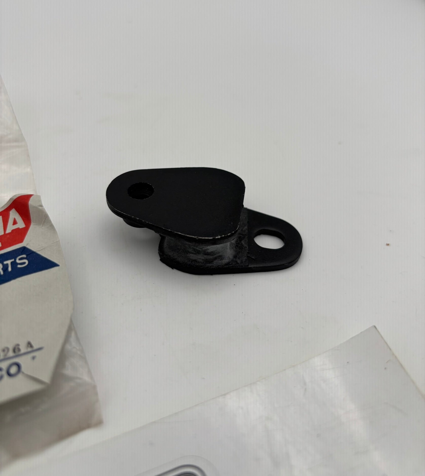 YAMAHA MUFFLER STAY (SUB 565-14771-01-00 ) 565-14771-00-00 Y3