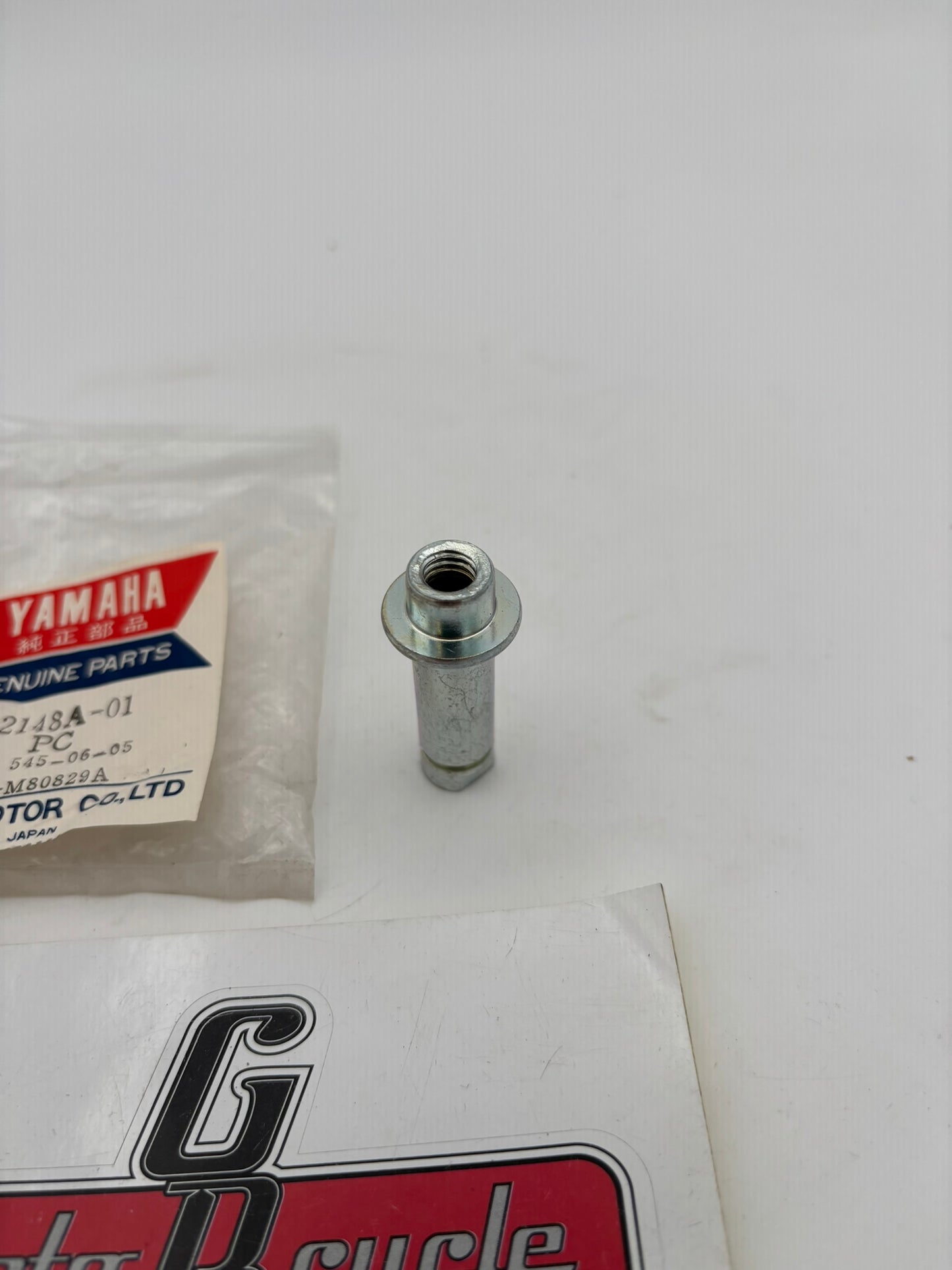 YAMAHA FRAME COVER SHAFT 2K6-2148A-01-00 Y4