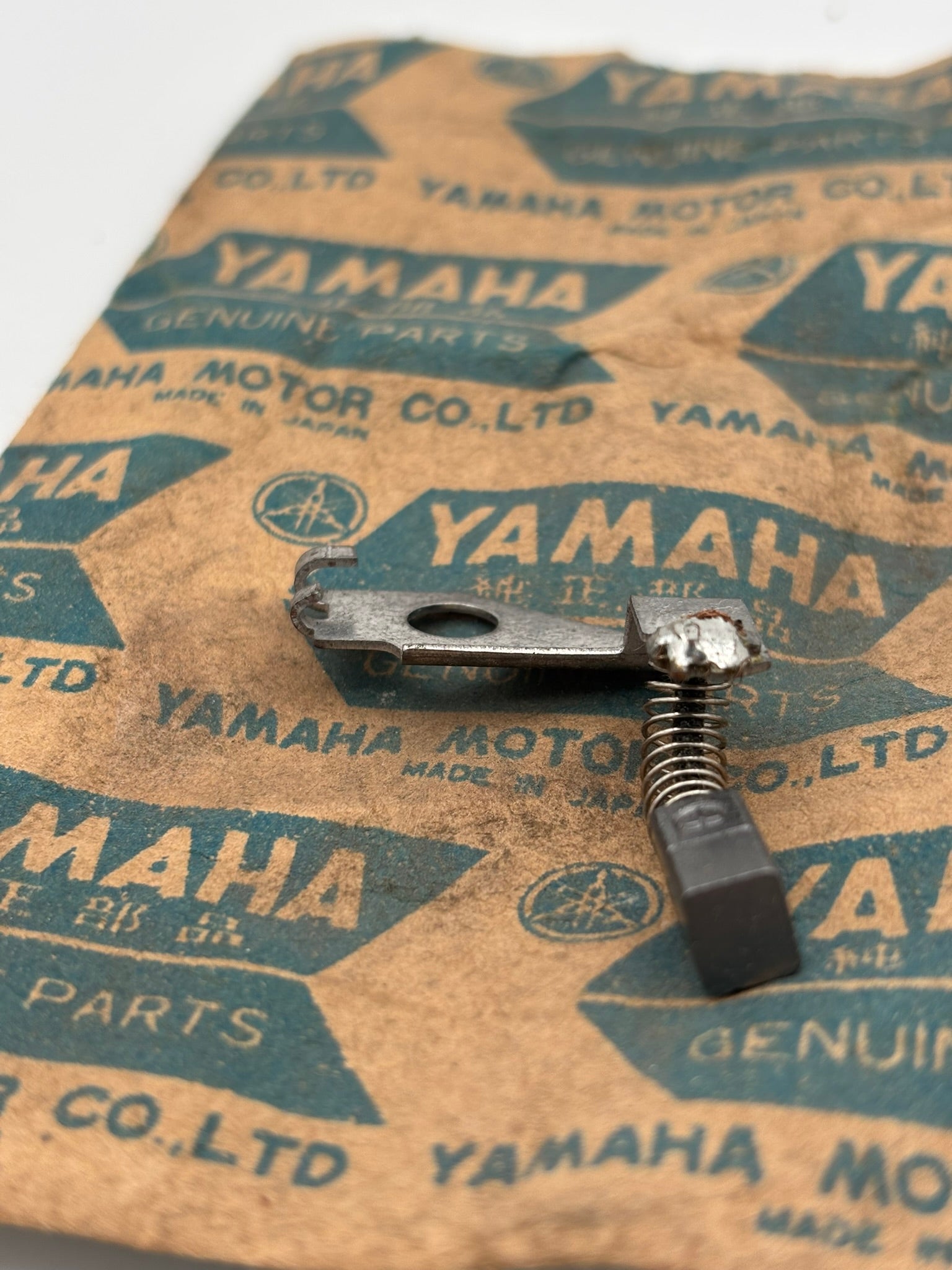 YAMAHA GENERATOR BRUSH (+) 1A0-81611-20-00 Y4