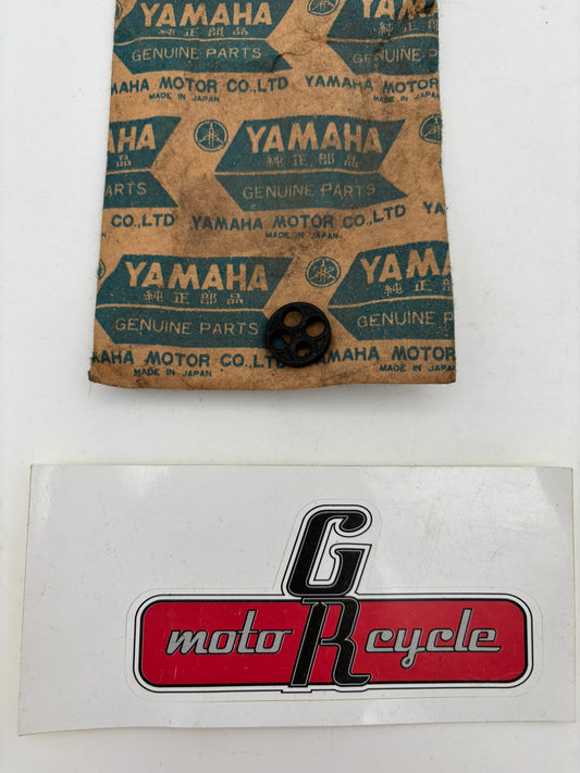YAMAHA VALVE 266-24523-00-00 Y4