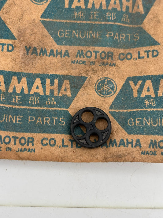 YAMAHA VALVE 266-24523-00-00 Y4