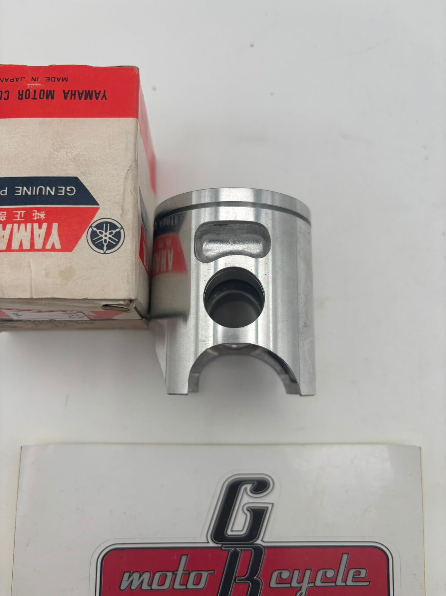 YAMAHA PISTON 50.25MM 1ST O/S (SUB 2K5-11635-00-00 3R2-11635-01-00 ) 1J4-11635-00-00 Y32